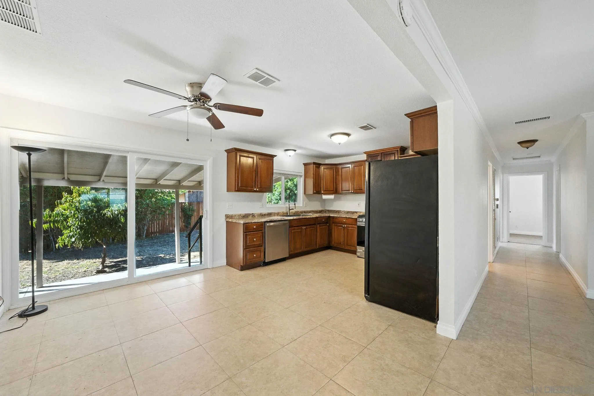 1660 Sycamore Dr.