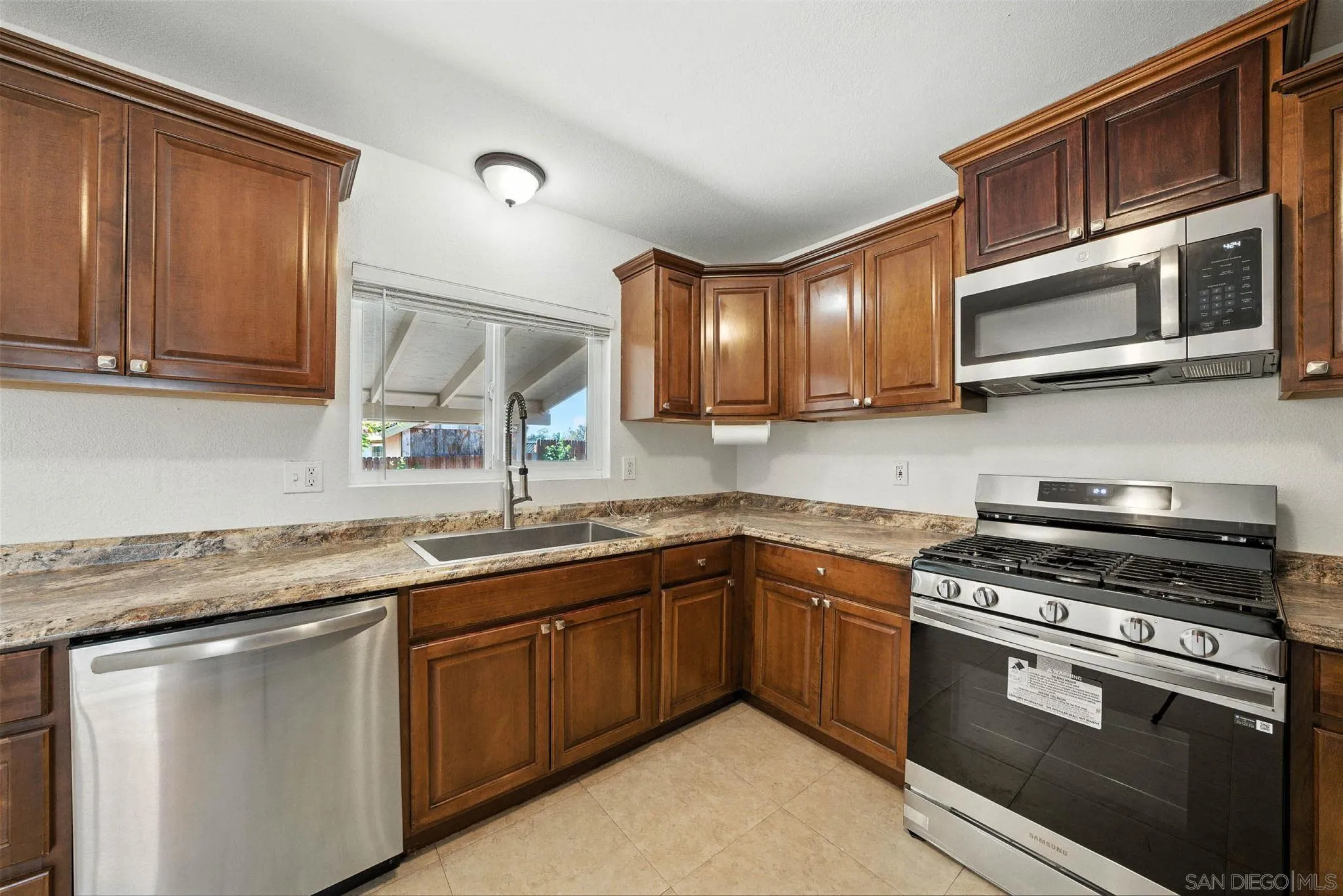 1660 Sycamore Dr.
