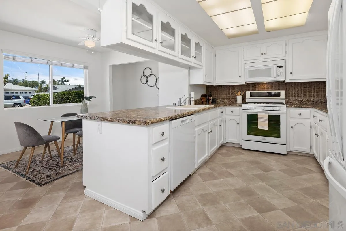 https://cdn.realtyfeed.com/cdn/127/250031616/162f30ccae699f068dae14beaff16cb4.webp