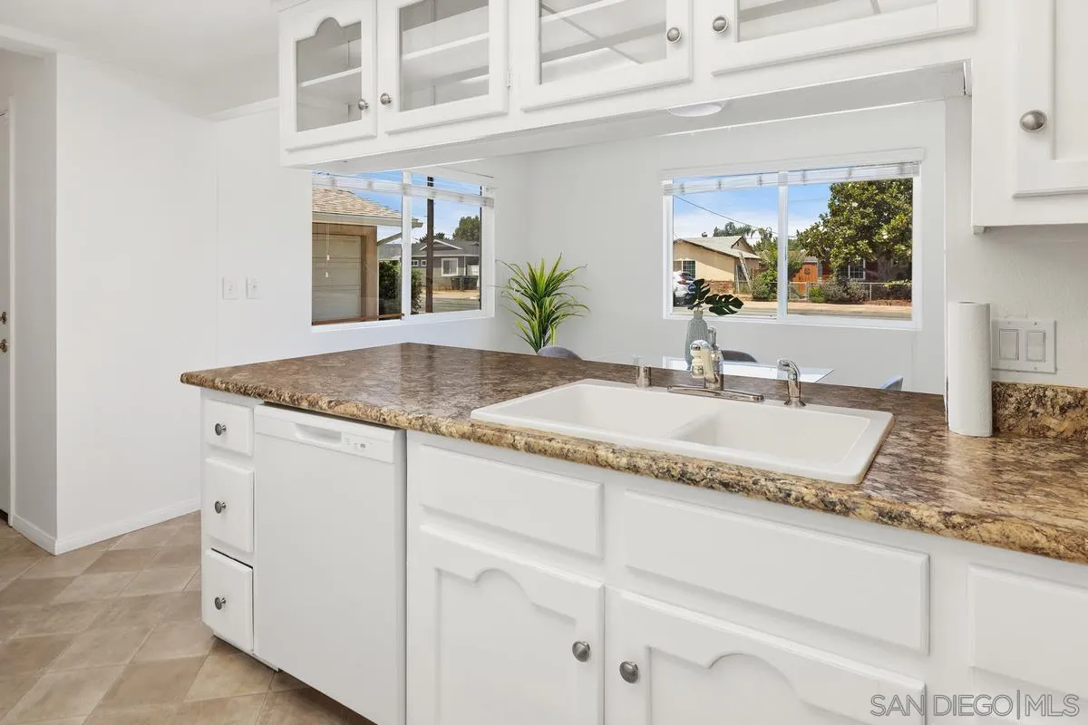https://cdn.realtyfeed.com/cdn/127/250031616/1f45e8e4a8a2da781a949ded135925d1.webp