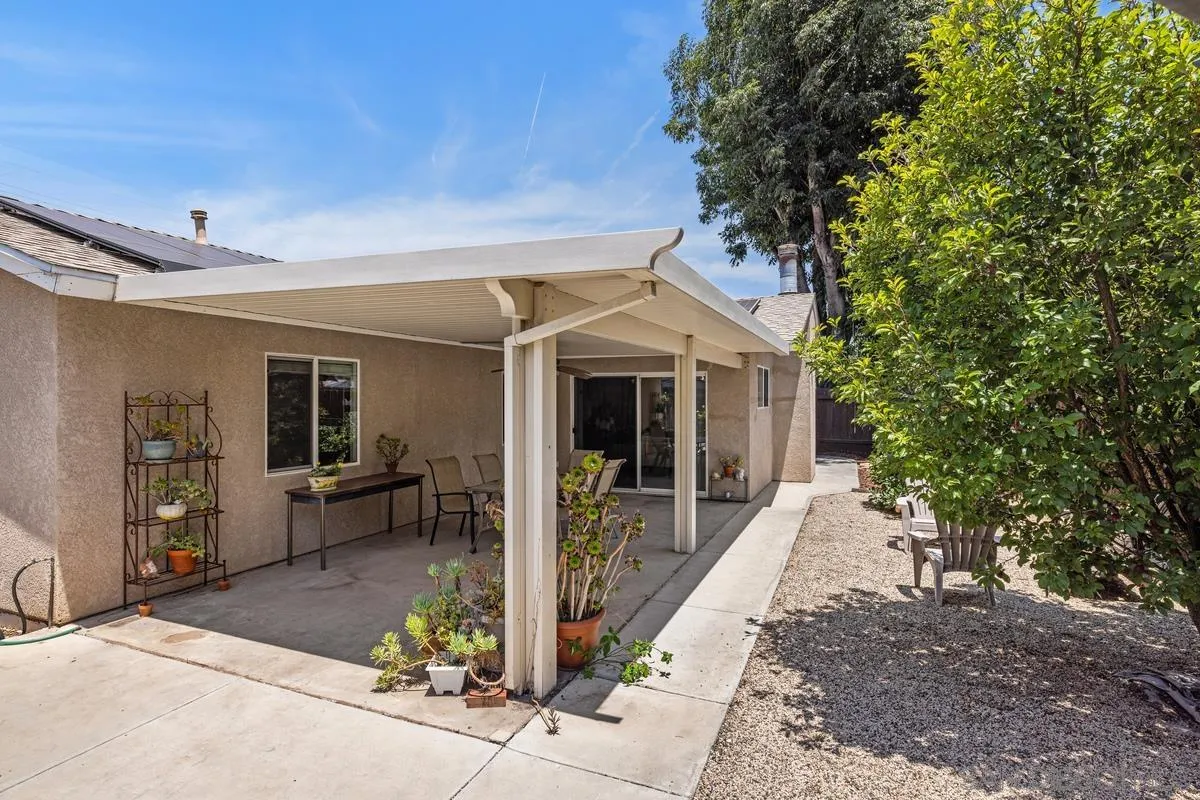 https://cdn.realtyfeed.com/cdn/127/250031616/a43df7fb72cd4b26a948cb4531e15b16.webp