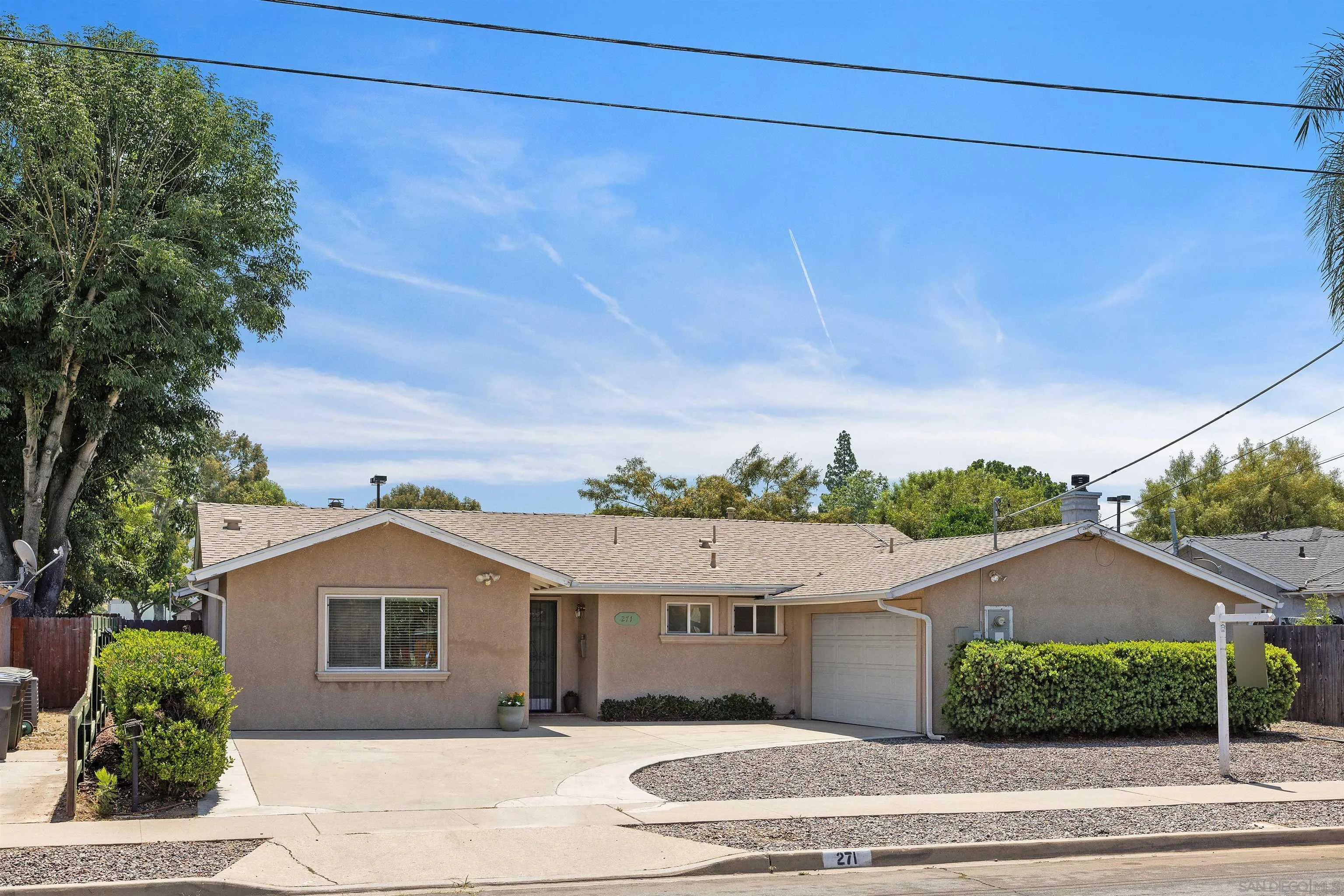 https://cdn.realtyfeed.com/cdn/127/250031616/fc2f8a4ad5fa5649a9d5f5122dbc3813.webp