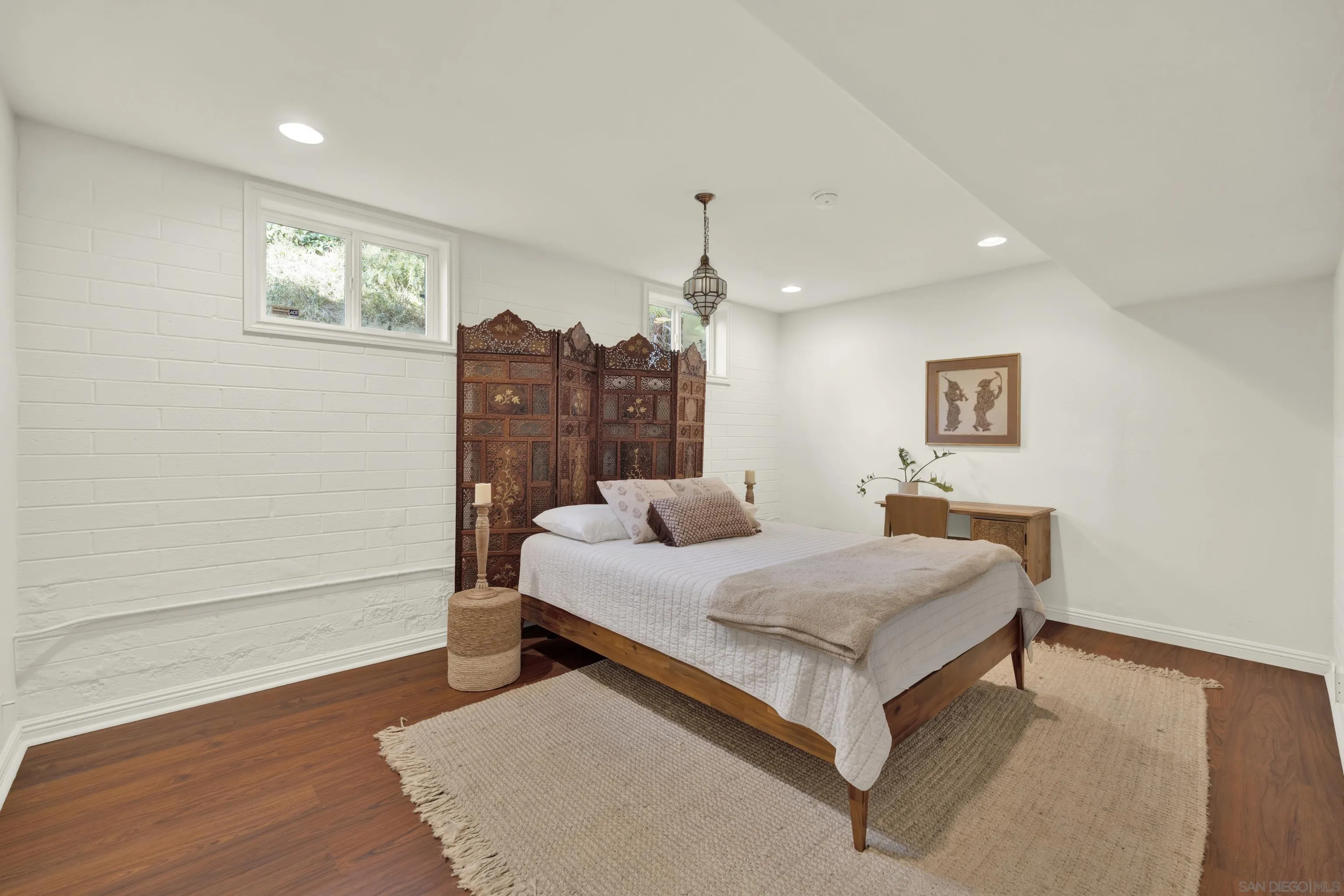 https://cdn.realtyfeed.com/cdn/127/250031628/0abb62821db4f1a68744c69d19fe150d.webp
