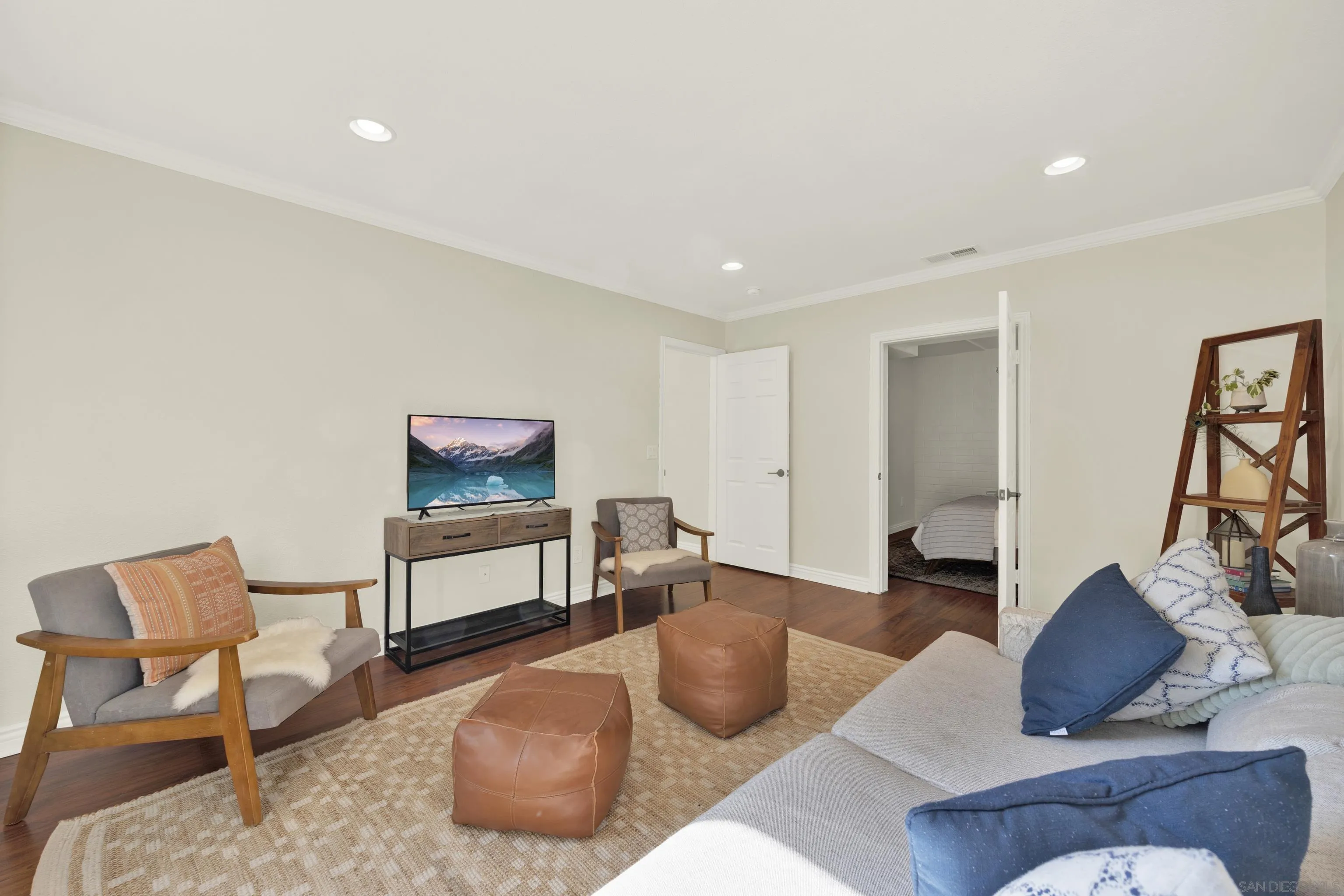 https://cdn.realtyfeed.com/cdn/127/250031628/114e0dbe9841da869524487dac72a968.webp