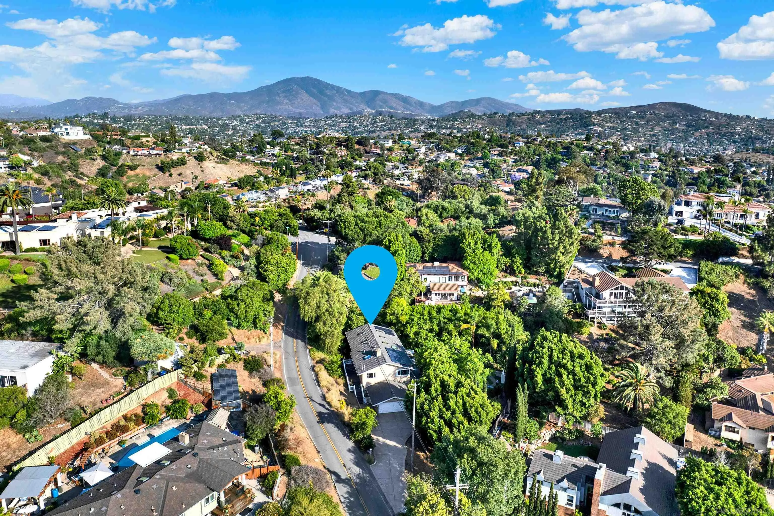 https://cdn.realtyfeed.com/cdn/127/250031628/1aa90a653f4b54367755f01abcb8f582.webp