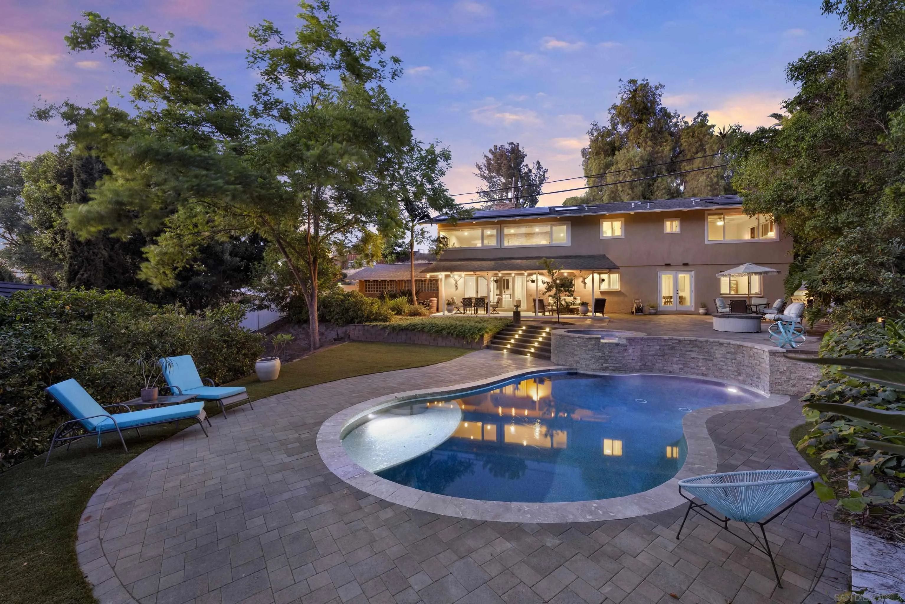 https://cdn.realtyfeed.com/cdn/127/250031628/56e7d5999b6f2100a6181c70a39e6a13.webp