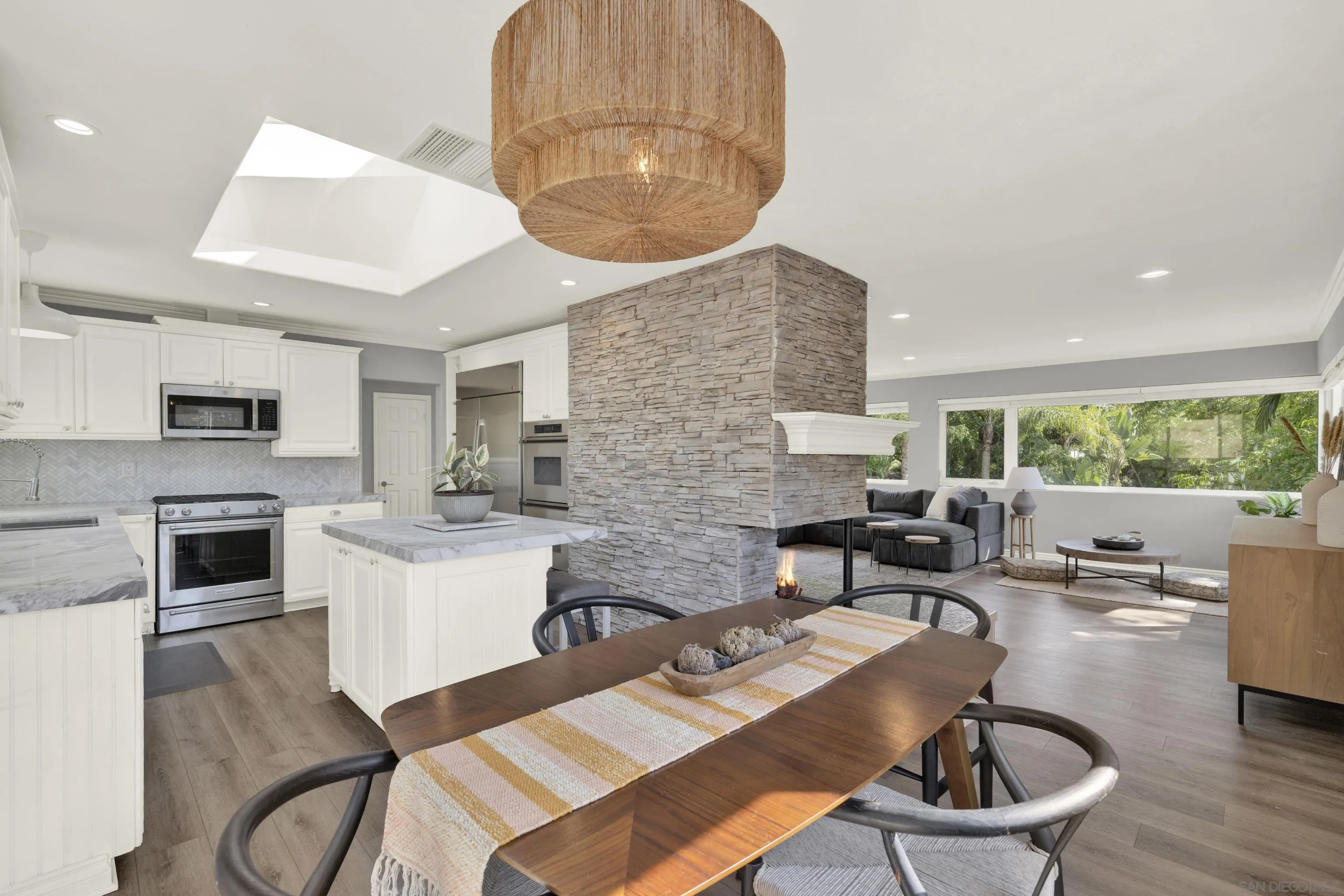 https://cdn.realtyfeed.com/cdn/127/250031628/9220d5ba776cfc366769a6b62cfbb4a6.webp