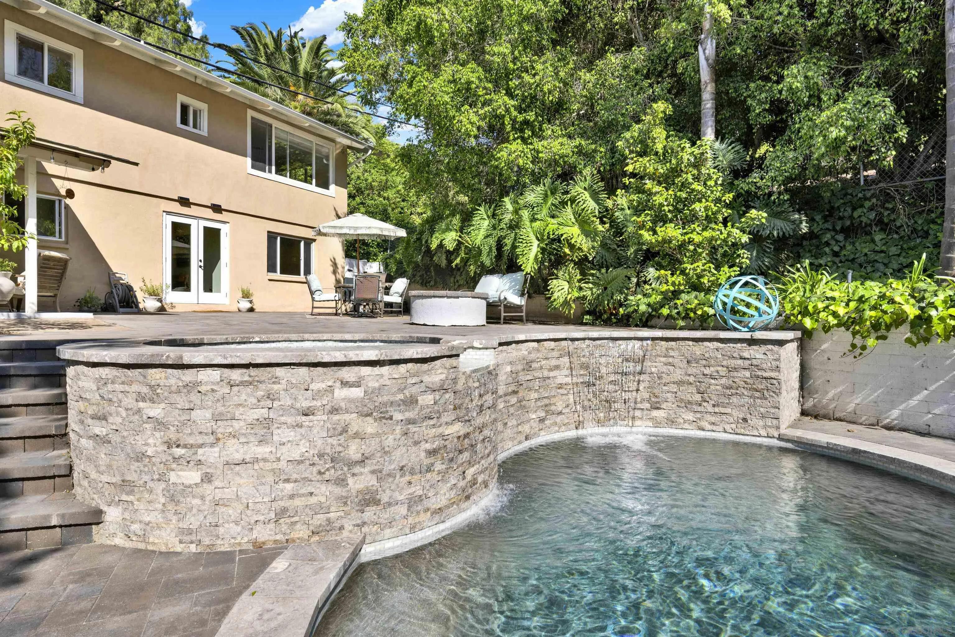 https://cdn.realtyfeed.com/cdn/127/250031628/a2421ed80bb34b0f016b3c5d65786c04.webp