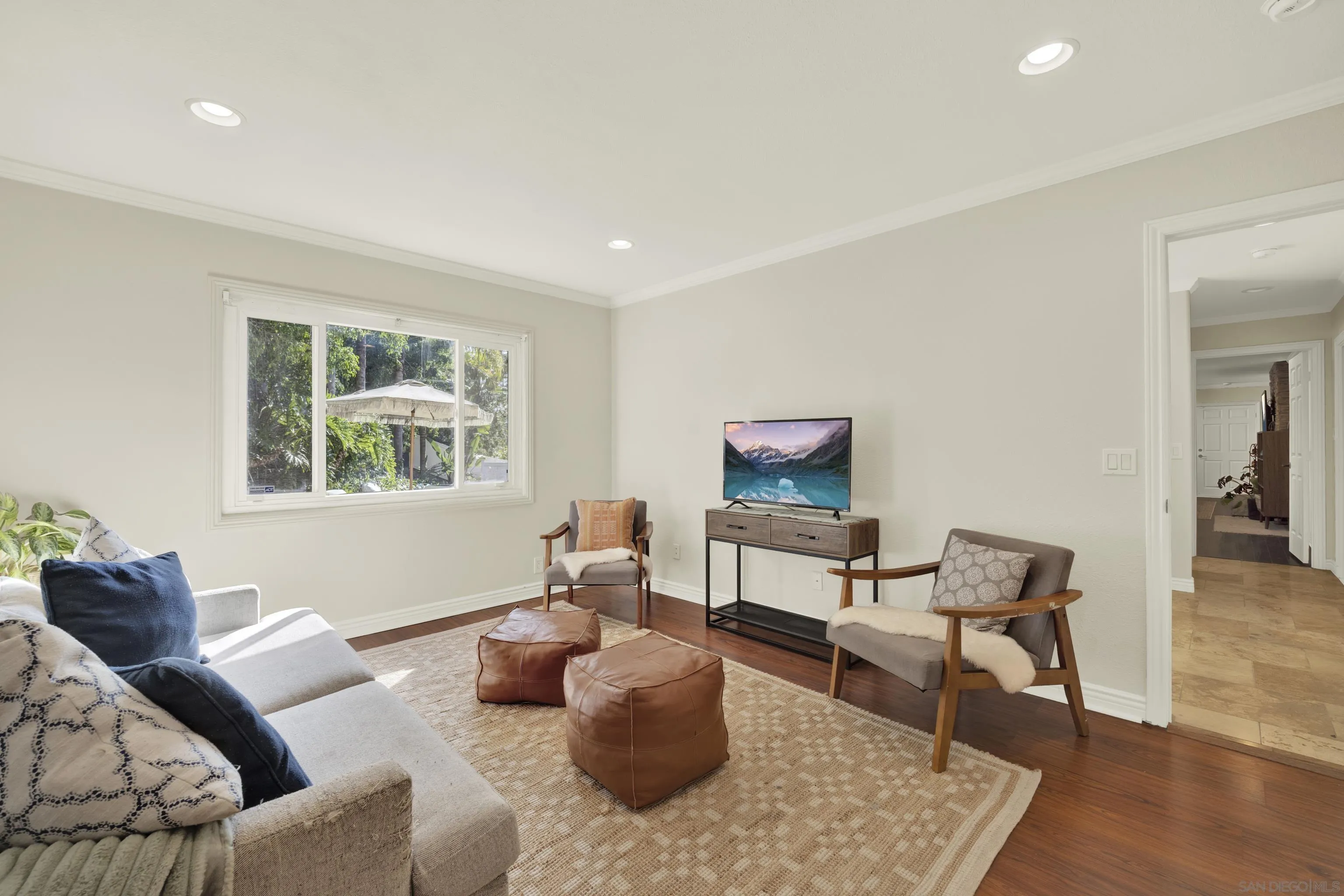 https://cdn.realtyfeed.com/cdn/127/250031628/bceb2d37b178f154bab00e2b27a004d8.webp