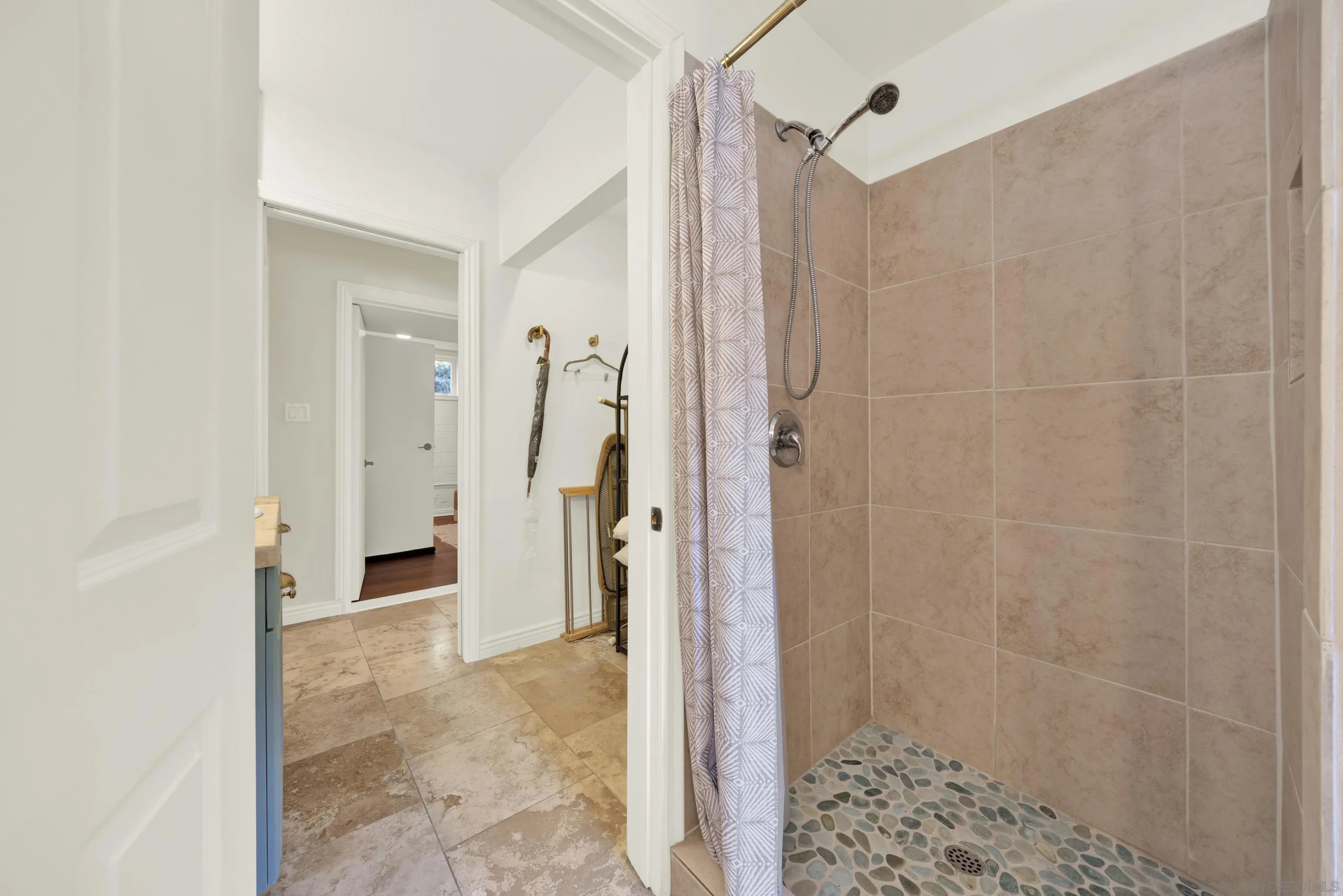 https://cdn.realtyfeed.com/cdn/127/250031628/cac3116209fbacb0b496afd0c31f1e68.webp