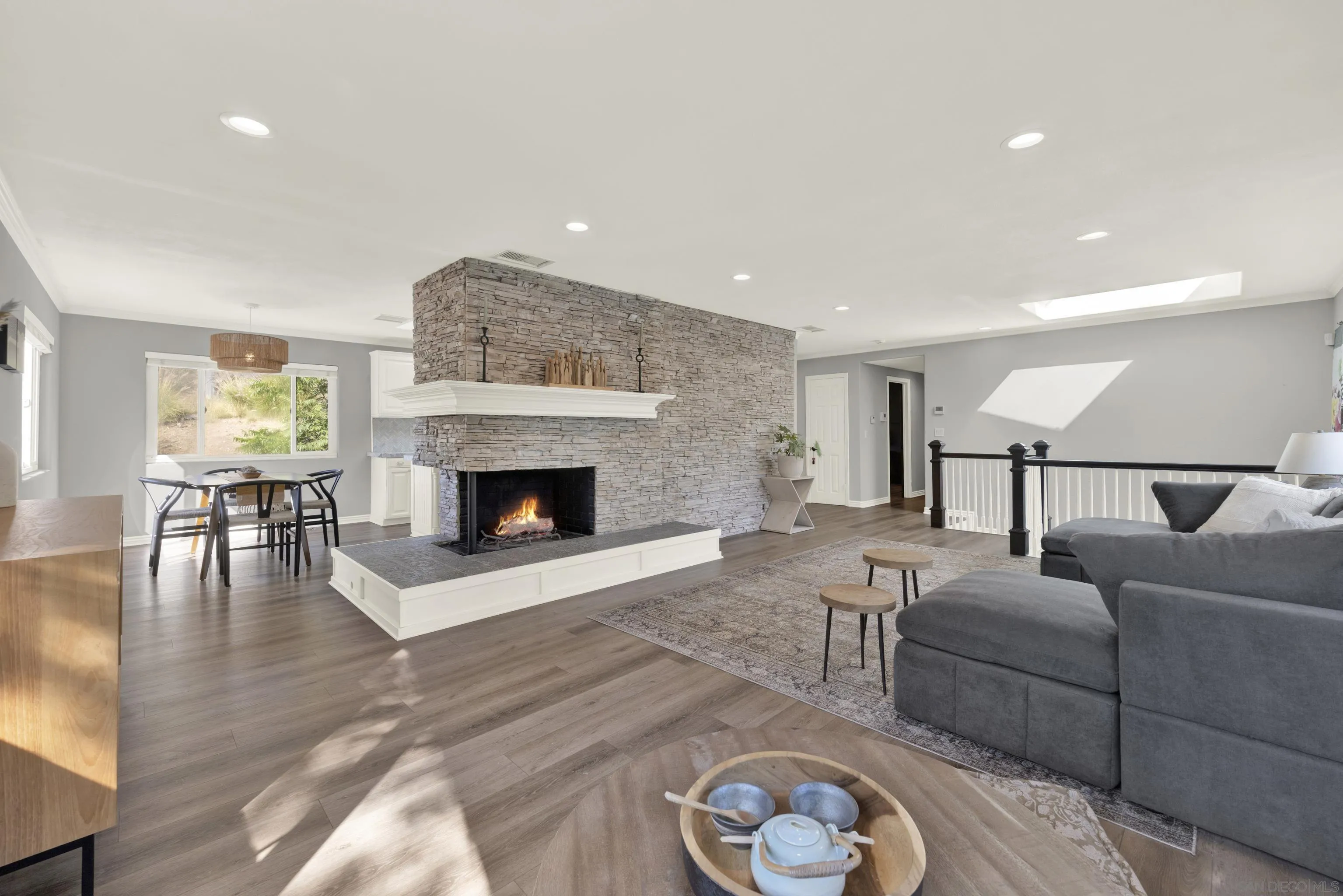 https://cdn.realtyfeed.com/cdn/127/250031628/dac984d4dc174b62004d2d4089f827d7.webp