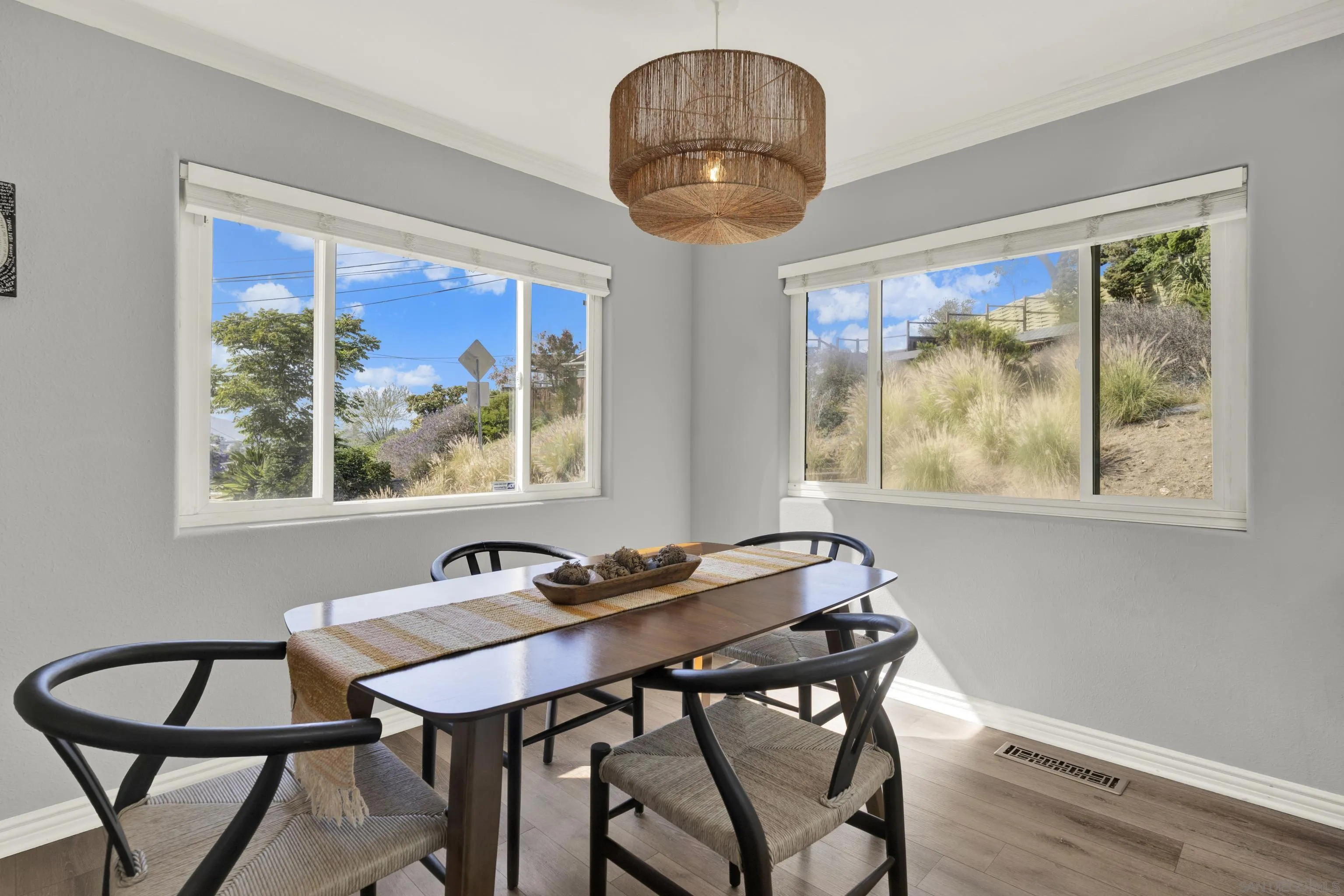 https://cdn.realtyfeed.com/cdn/127/250031628/dcc4d27214d5ae3e5ac14966471f292b.webp
