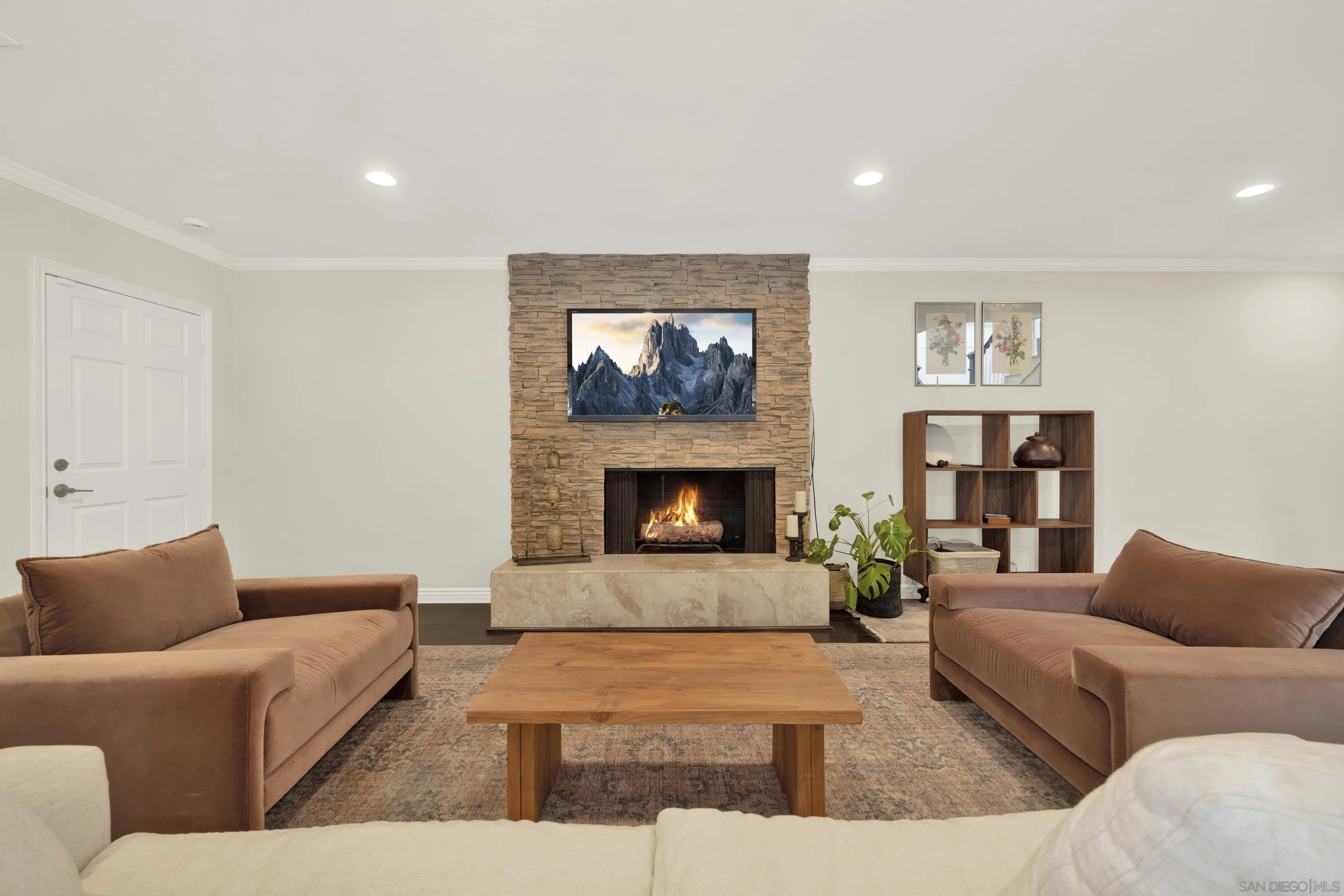 https://cdn.realtyfeed.com/cdn/127/250031628/fa0ec95b20dfc08c4b71d863863bbdf7.webp