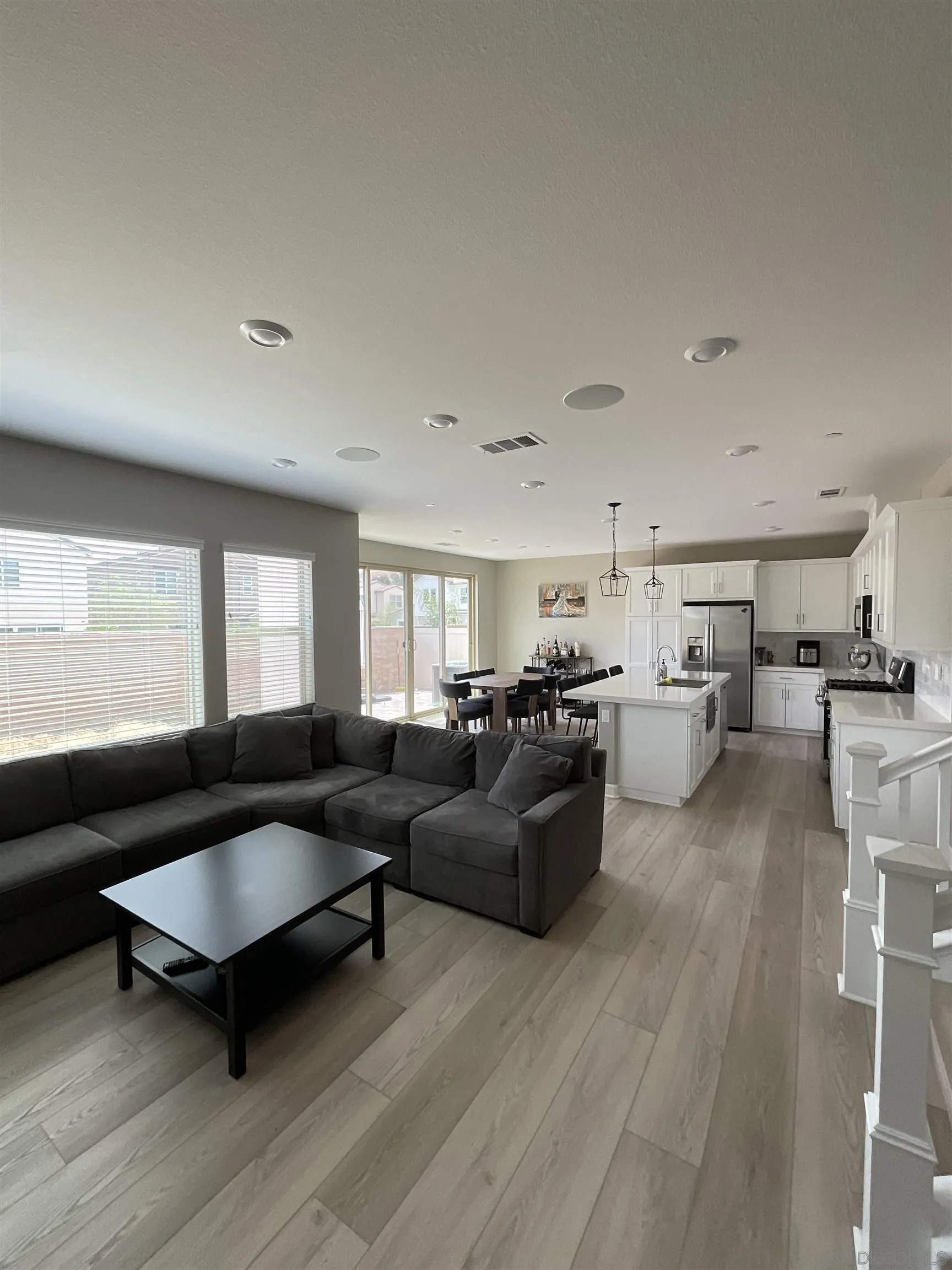 https://cdn.realtyfeed.com/cdn/127/250031637/0433e5c1a16da63cdc7fcb6111920937.webp