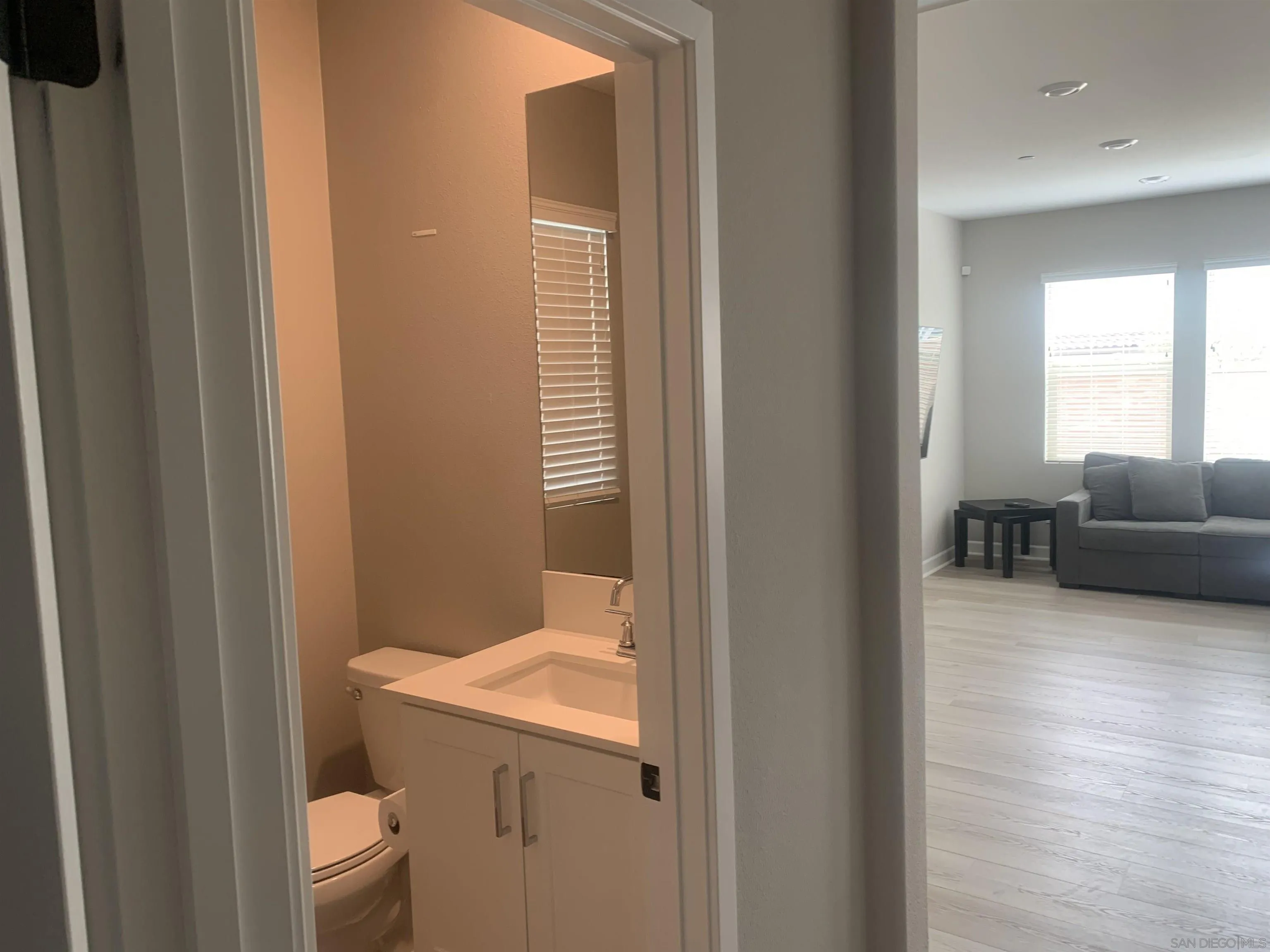 https://cdn.realtyfeed.com/cdn/127/250031637/0e187b85c9b3941ed070adeefc4b794f.webp