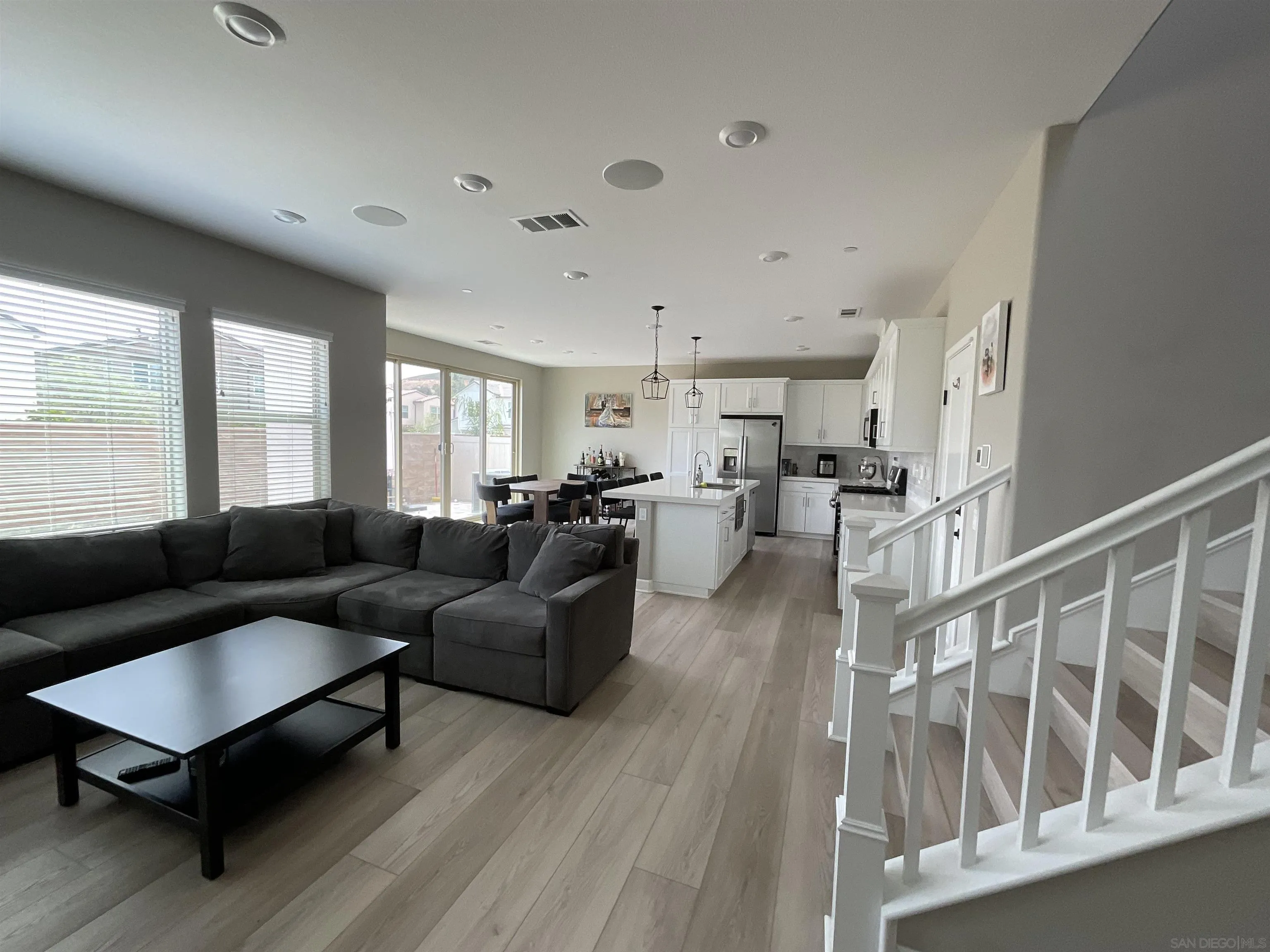 https://cdn.realtyfeed.com/cdn/127/250031637/3e19a81c5c6f58745759bc69b52c77d1.webp
