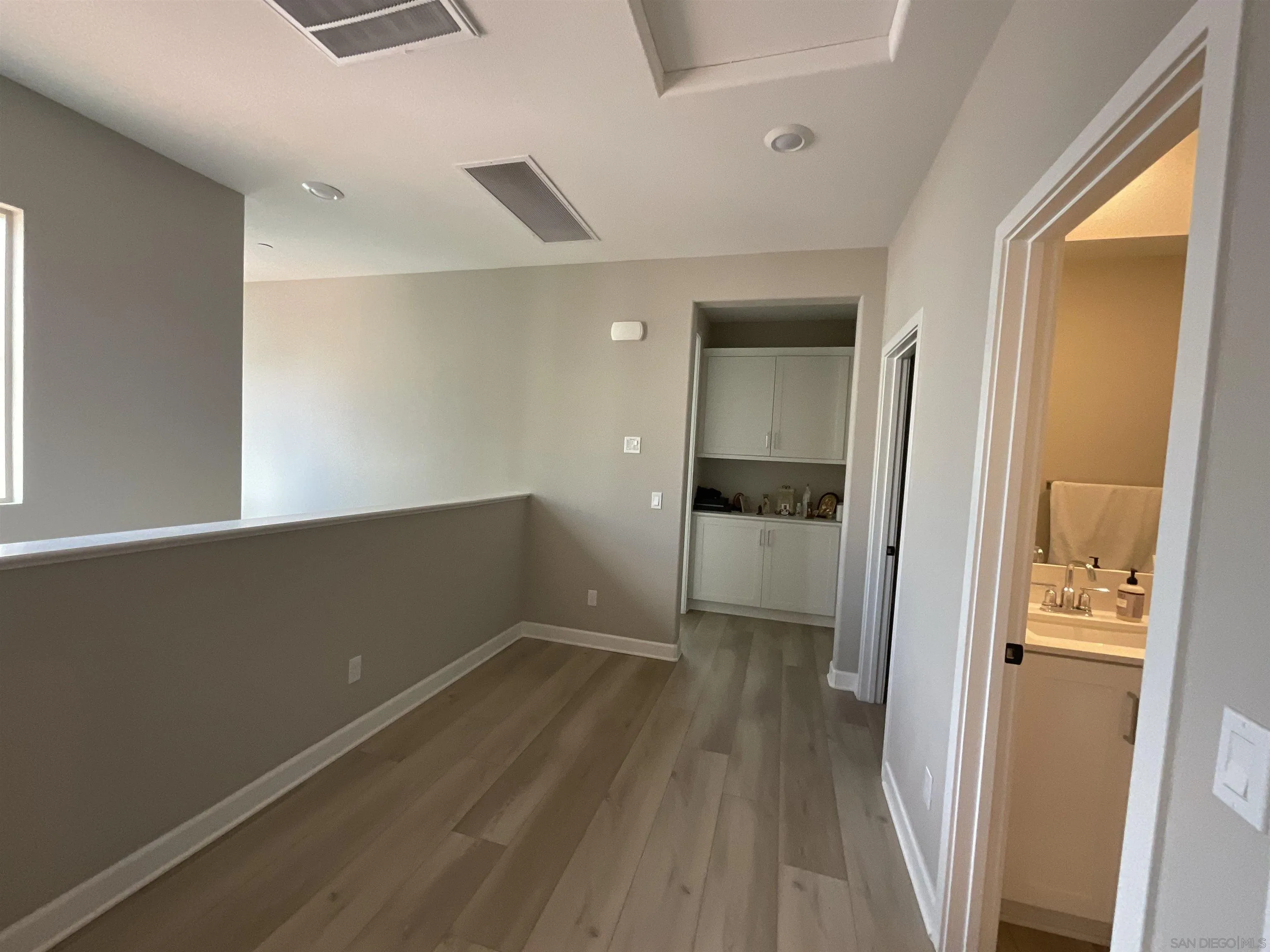 https://cdn.realtyfeed.com/cdn/127/250031637/57d5095192881d104c6cbe45b03743cd.webp