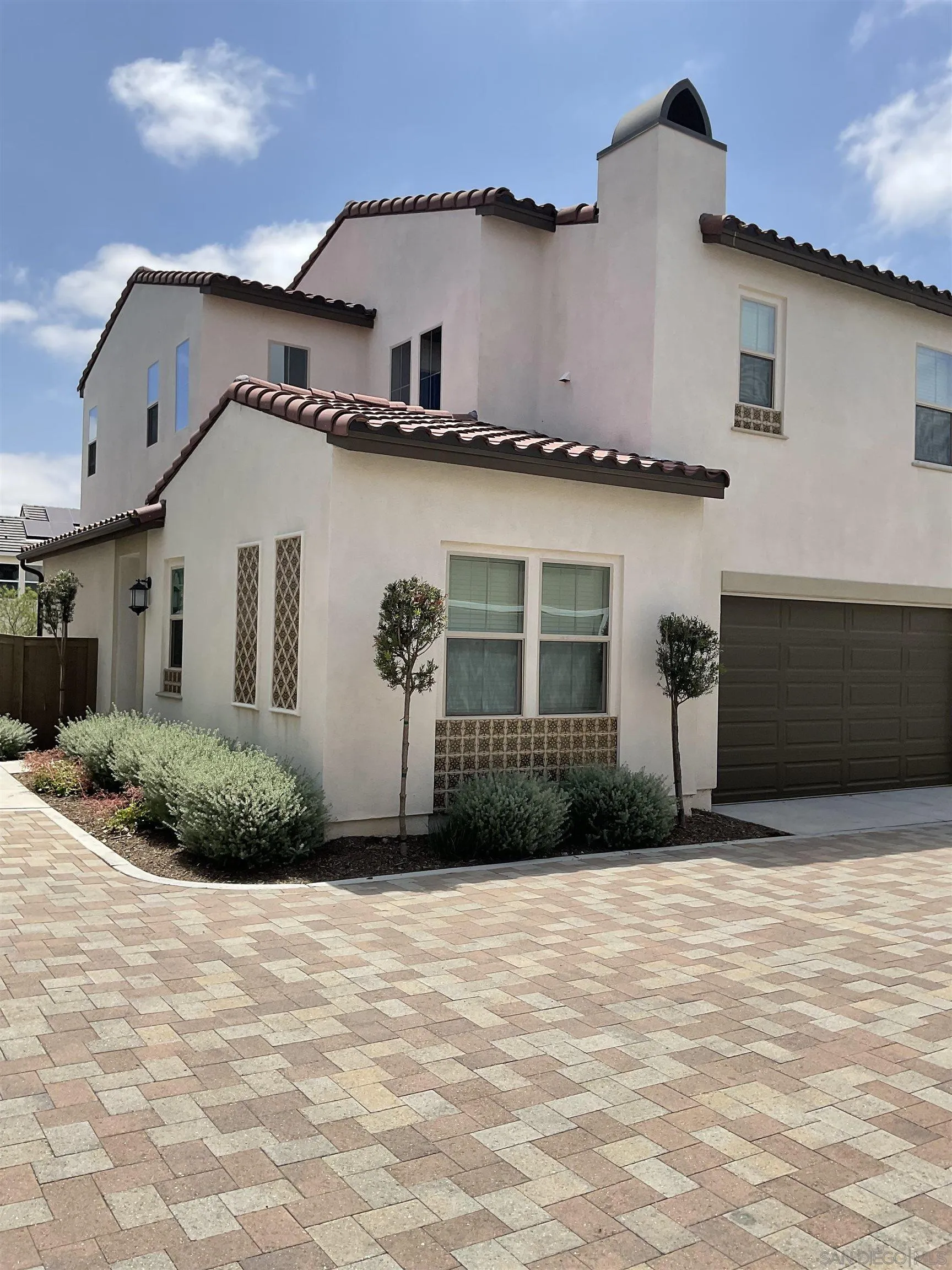 https://cdn.realtyfeed.com/cdn/127/250031637/910a35756414e1c8ba41ab5bd54f0142.webp