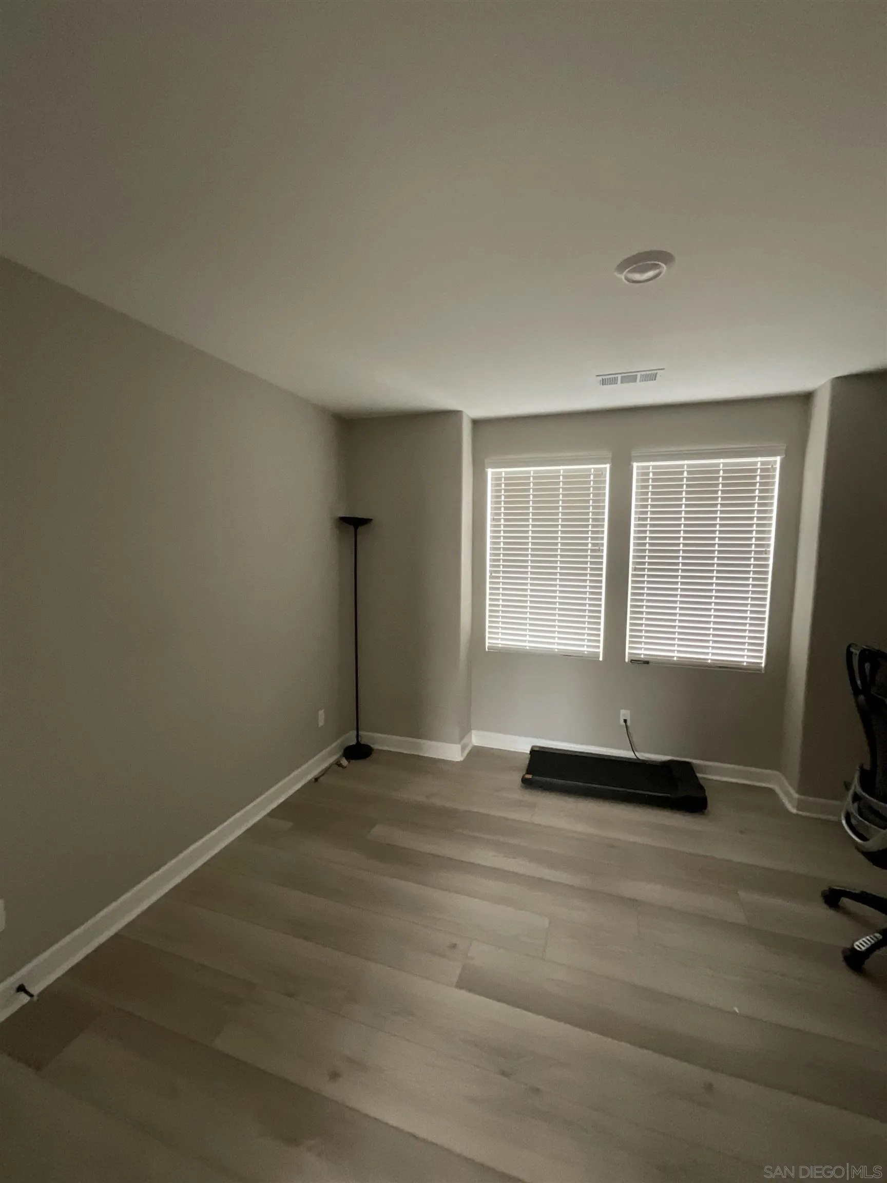 https://cdn.realtyfeed.com/cdn/127/250031637/b78eef74d569e9086bf2d6f62d758c31.webp