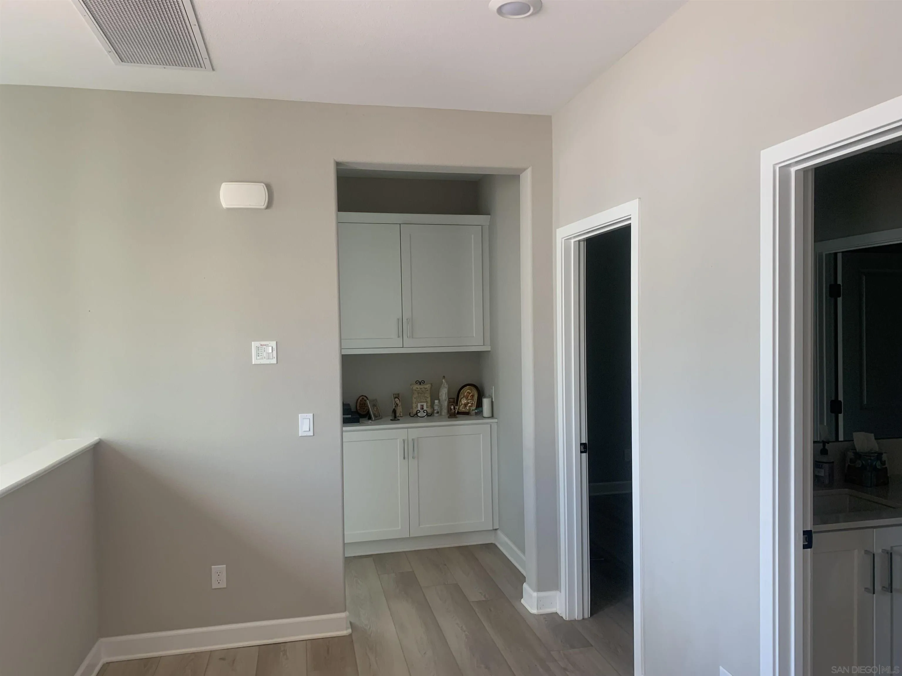 https://cdn.realtyfeed.com/cdn/127/250031637/db61abb12cda8788a8105c1865ed91b4.webp