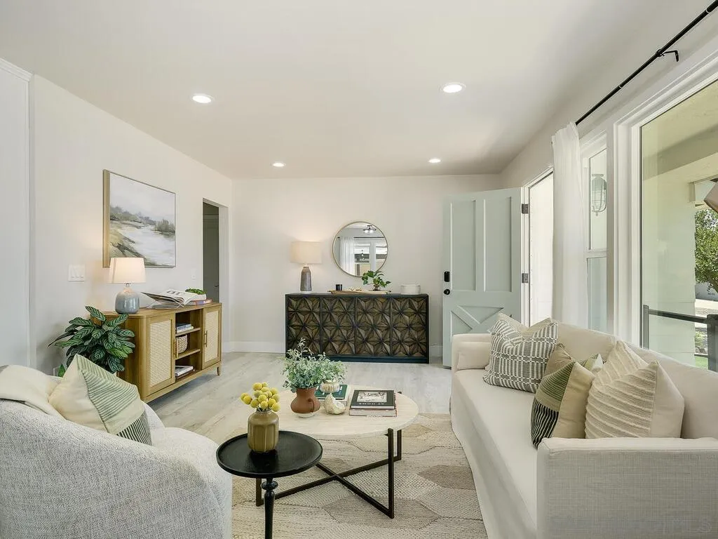 https://cdn.realtyfeed.com/cdn/127/250031638/0cb81d43000543caff23d0ae8e9e1c3f.webp