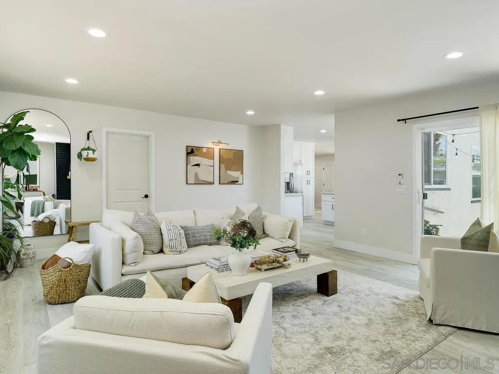 https://cdn.realtyfeed.com/cdn/127/250031638/164e202b044a7c0541d83f9a627a324d.webp