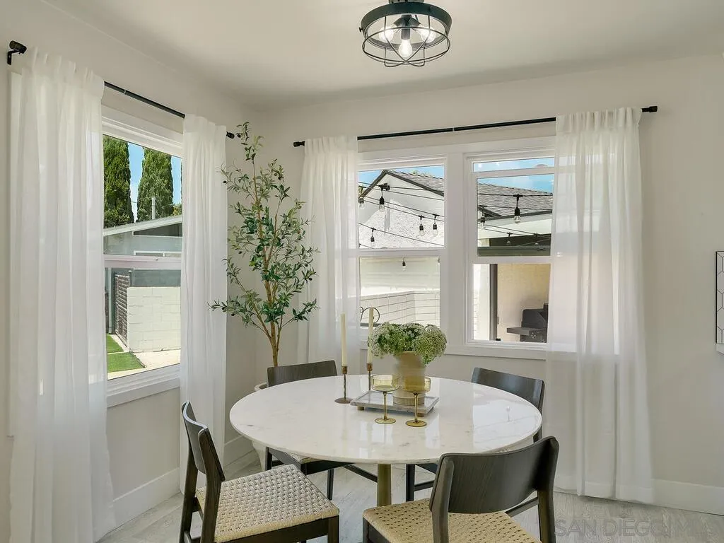 https://cdn.realtyfeed.com/cdn/127/250031638/6e3f02aa6c0f721bbc2aefb5c5d45d6f.webp