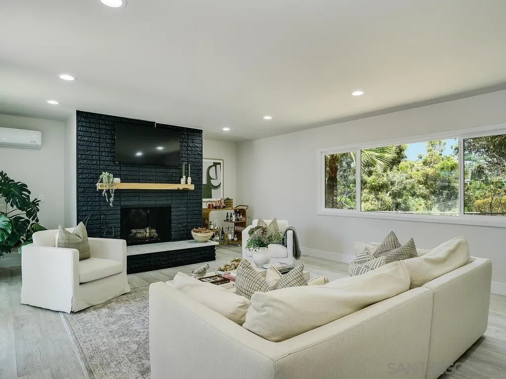 https://cdn.realtyfeed.com/cdn/127/250031638/9580e7089bc16d6b2e947b4908f7adb4.webp