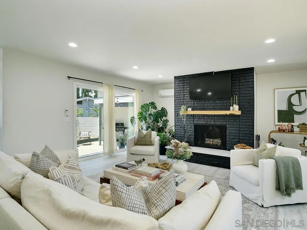 https://cdn.realtyfeed.com/cdn/127/250031638/ff6b3586594bba1ba44ed38b40be0074.webp