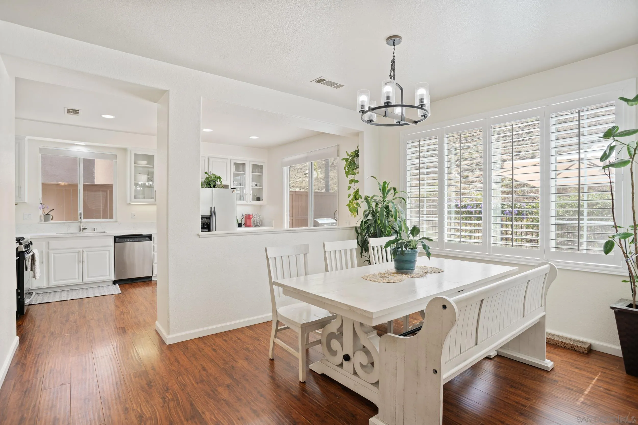 https://cdn.realtyfeed.com/cdn/127/250031639/247b7d236105cc3ea2559af93b195b70.webp