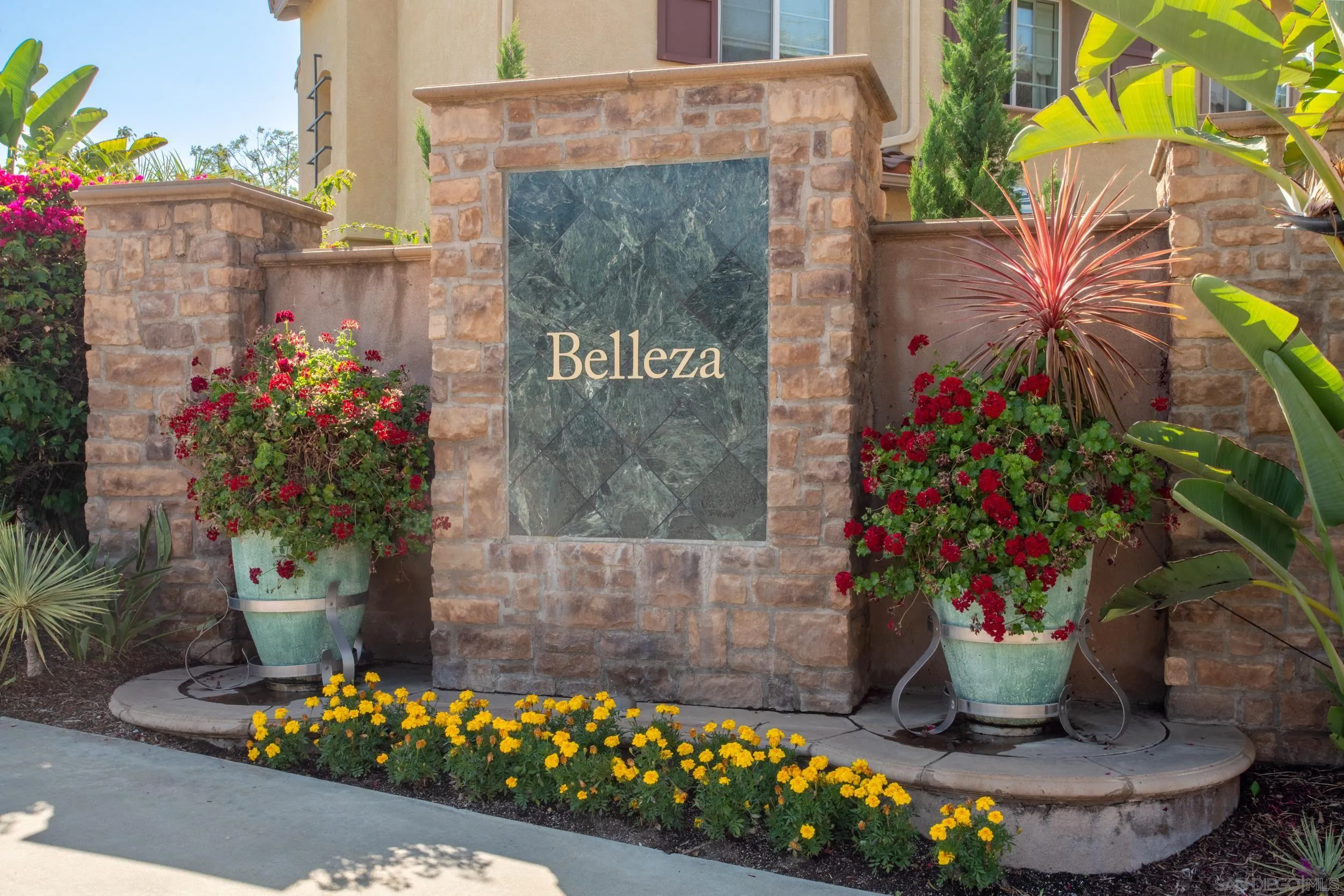 https://cdn.realtyfeed.com/cdn/127/250031639/3bca5276984beb3617c3d81890dc20cb.webp