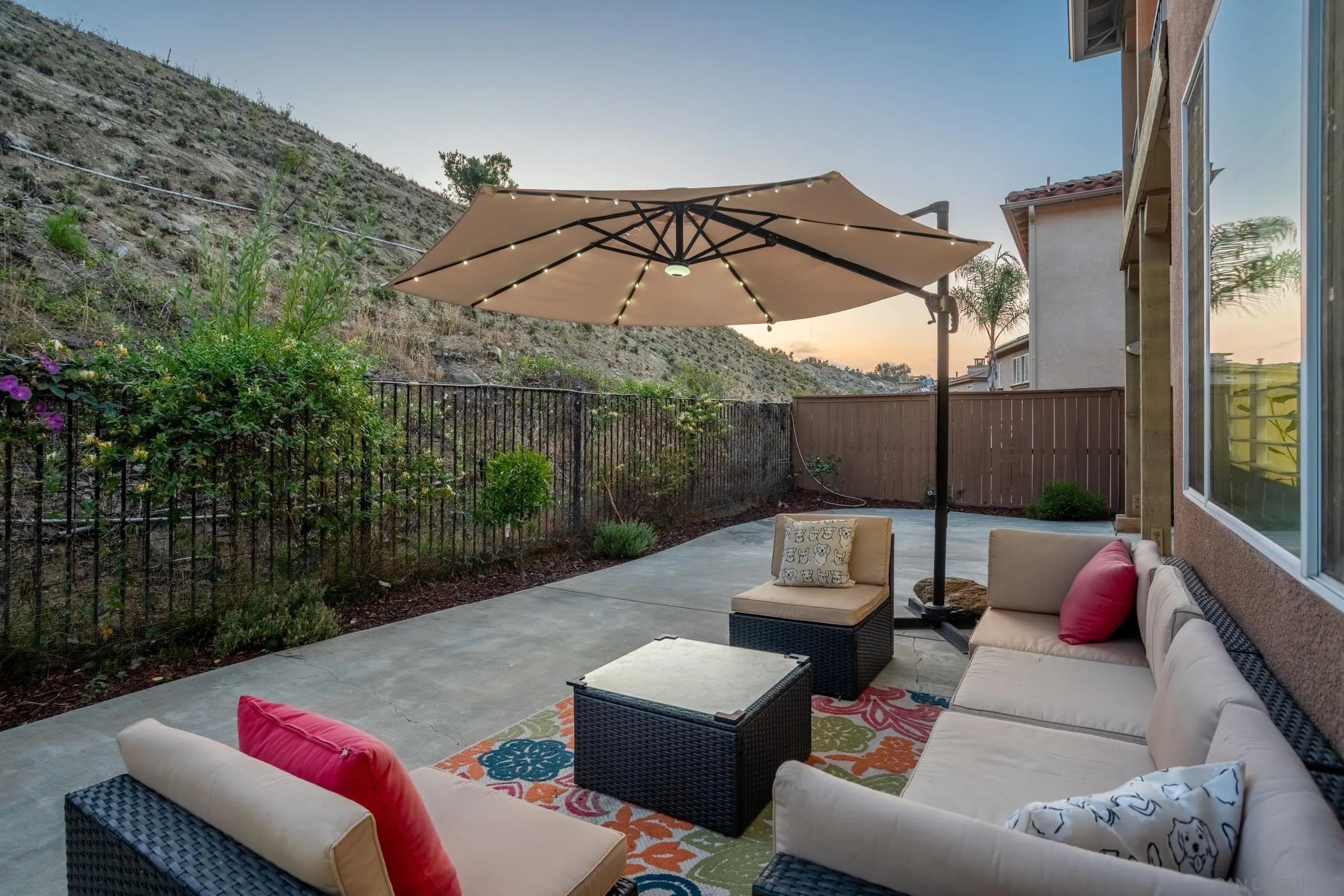 https://cdn.realtyfeed.com/cdn/127/250031639/8b548e3058ad6a43a80a5191935fc83c.webp