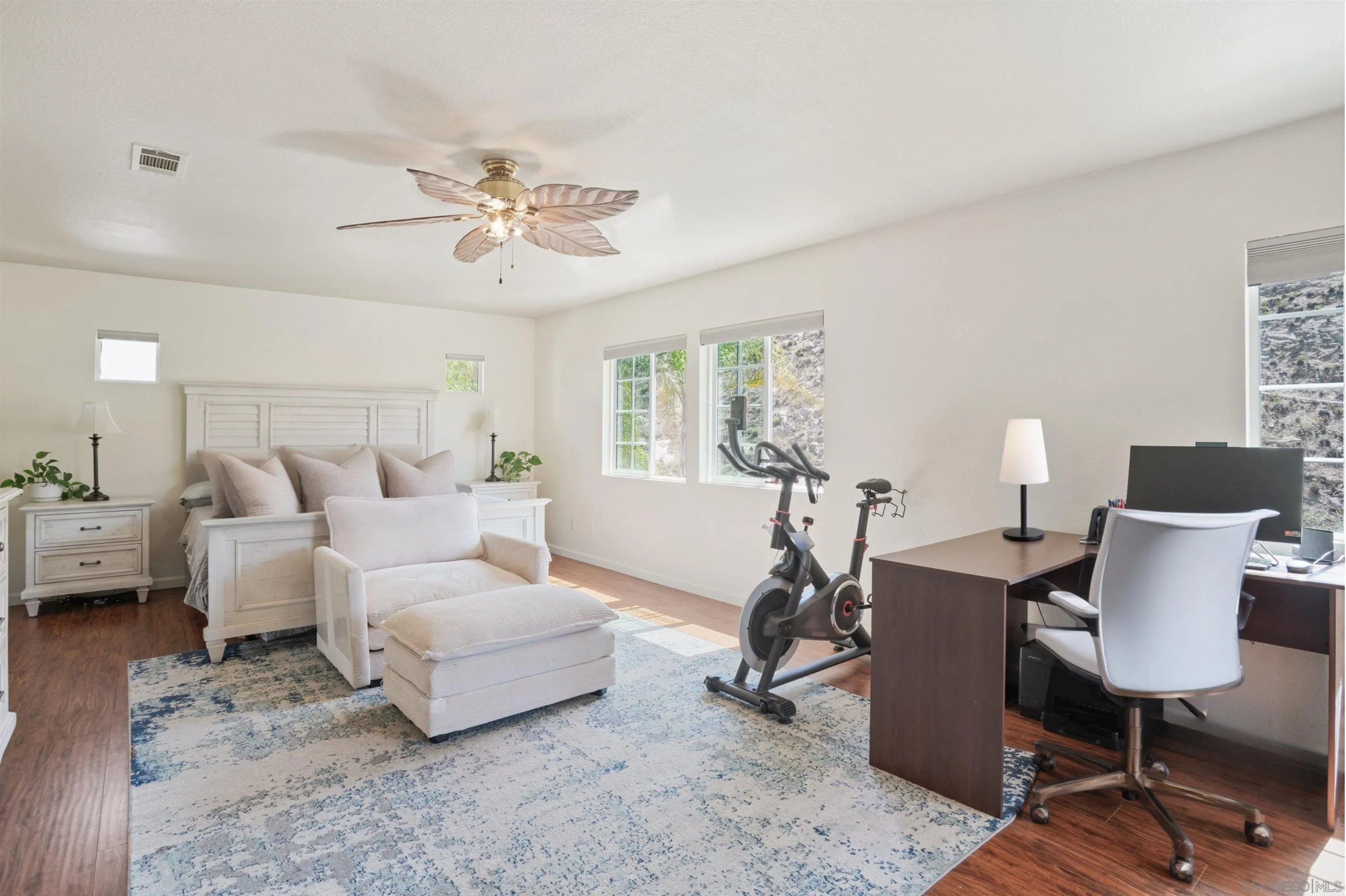 https://cdn.realtyfeed.com/cdn/127/250031639/bb5731044c37d04abf69dcfe3bfc8971.webp