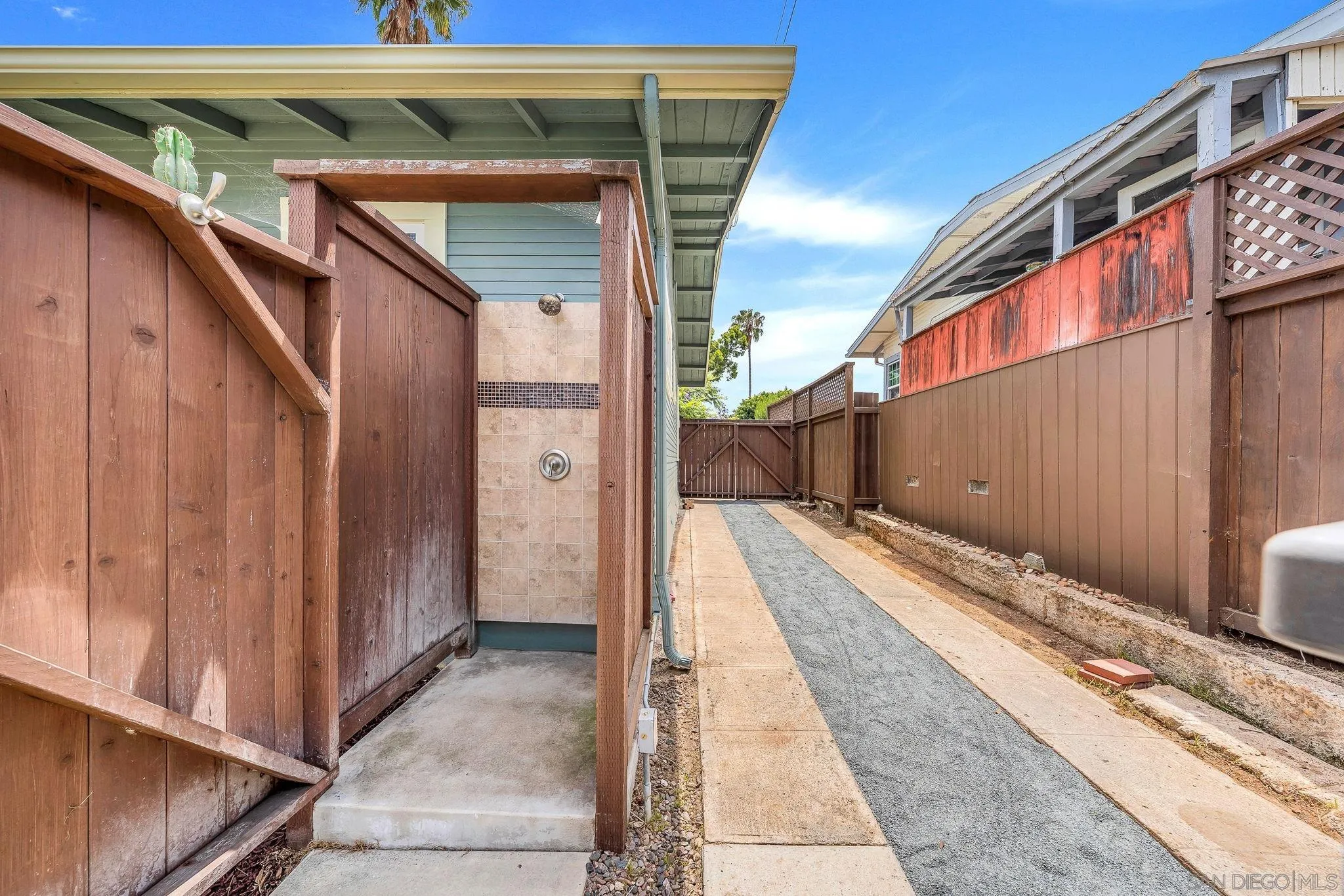 1720 Bancroft St.