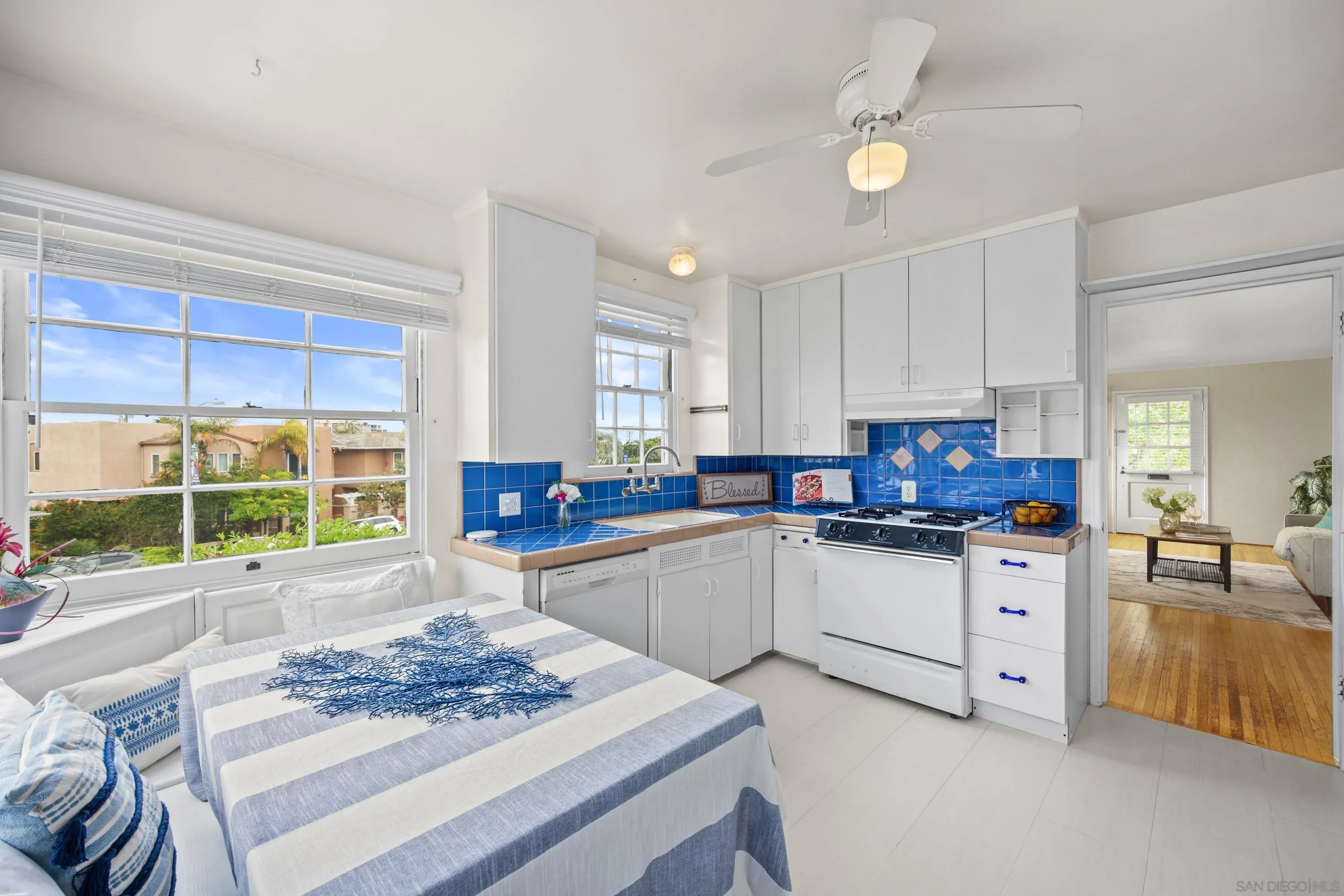 https://cdn.realtyfeed.com/cdn/127/250031656/44cf3284f874abed958cfb9f5181f1b5.webp