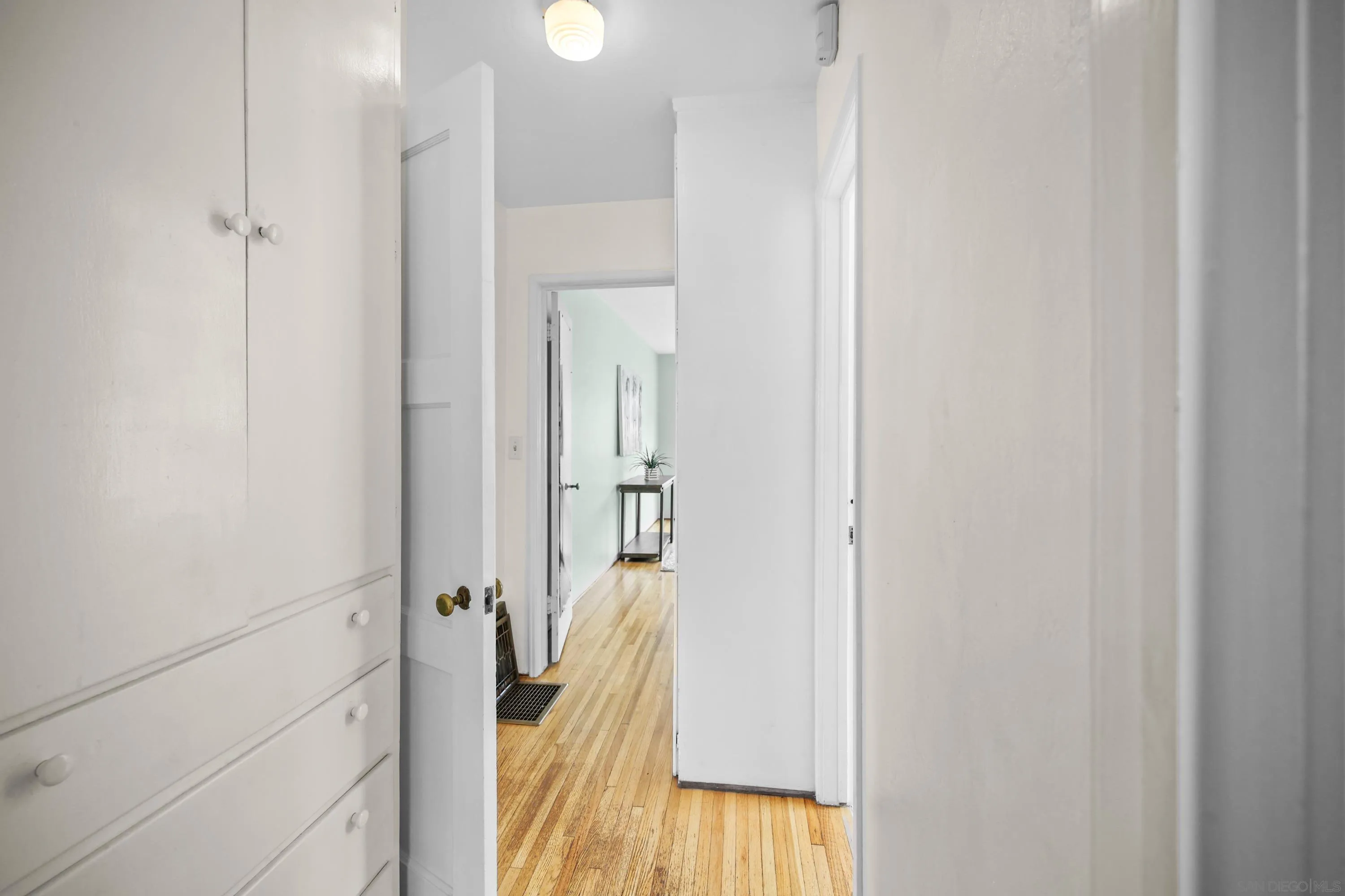 https://cdn.realtyfeed.com/cdn/127/250031656/84a2475cf3f316e88d812668dd3fc526.webp