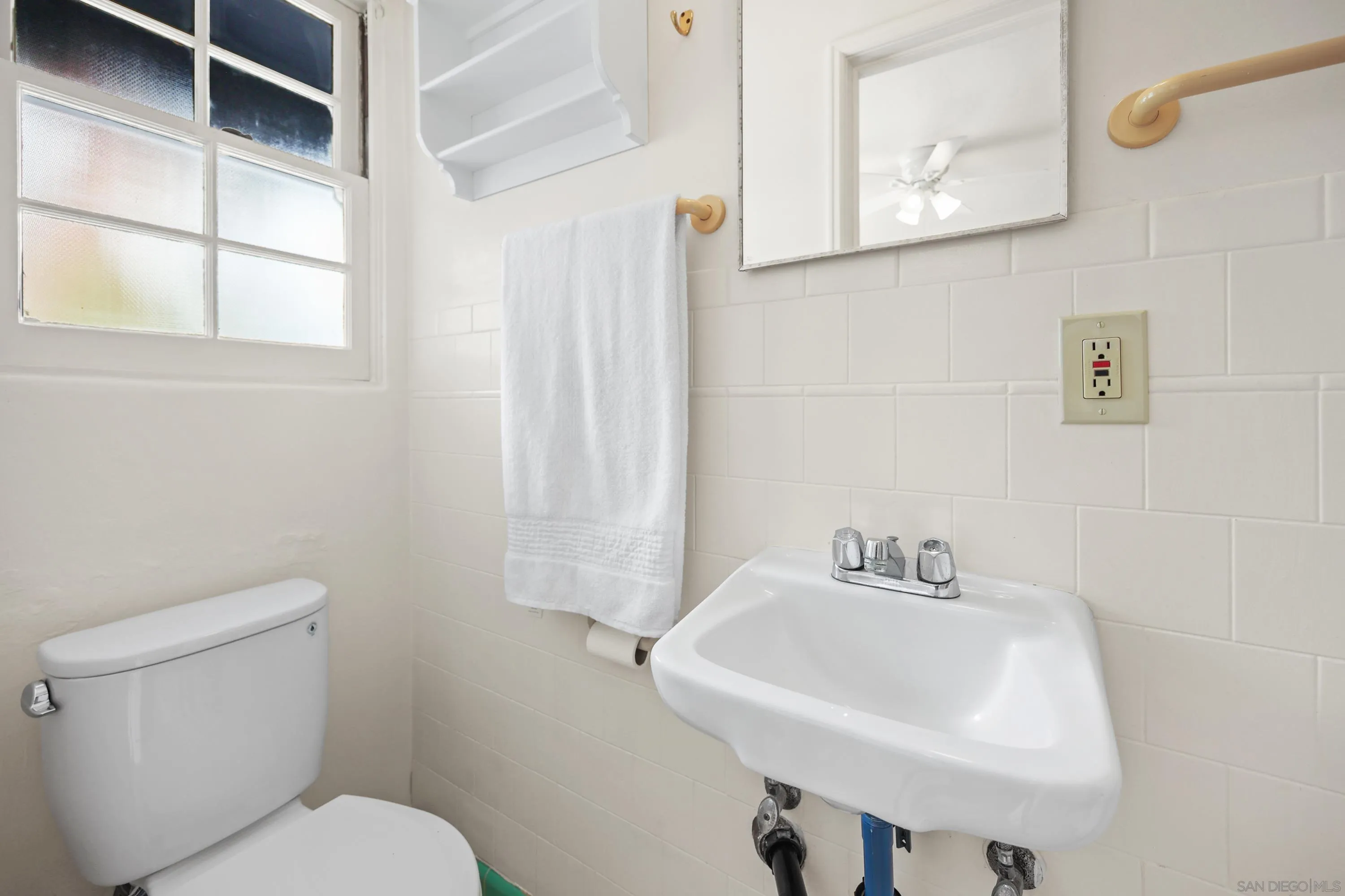 https://cdn.realtyfeed.com/cdn/127/250031656/b2d340634a64ebeca0aa4073c6ca4883.webp