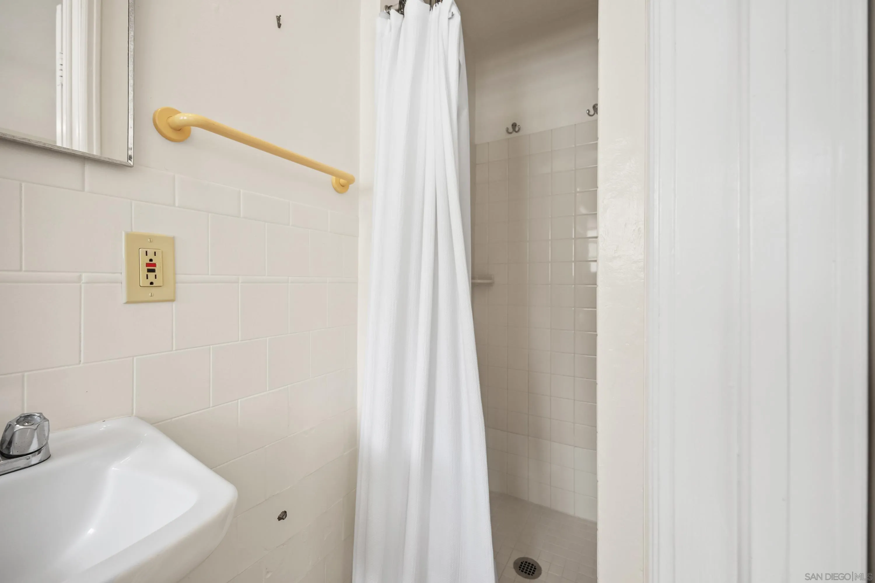 https://cdn.realtyfeed.com/cdn/127/250031656/b3589d31add9983d25661a3ed0fe41dc.webp