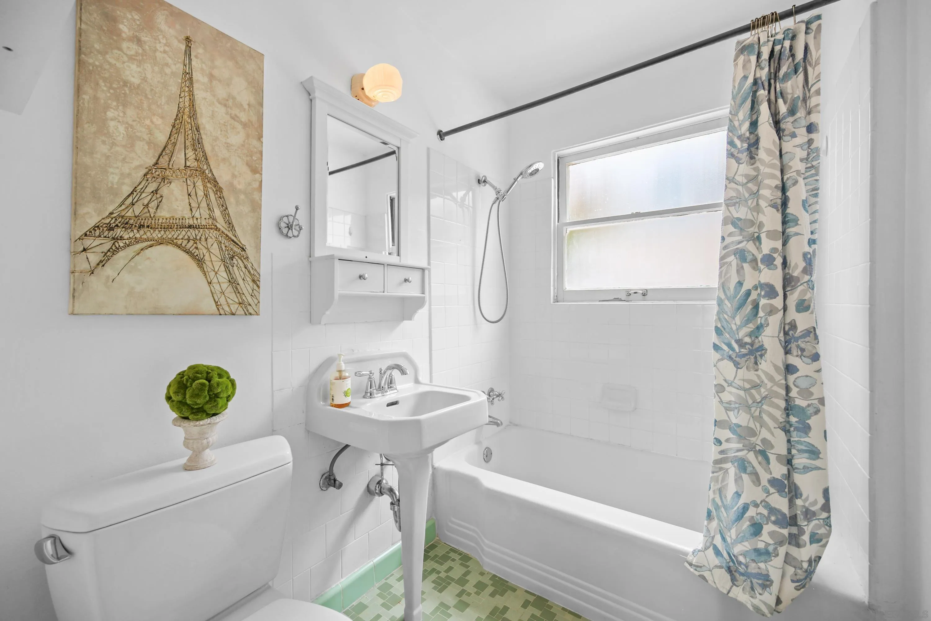 https://cdn.realtyfeed.com/cdn/127/250031656/e9f63e68fc808d9b8b70c0b6ac8e44d7.webp