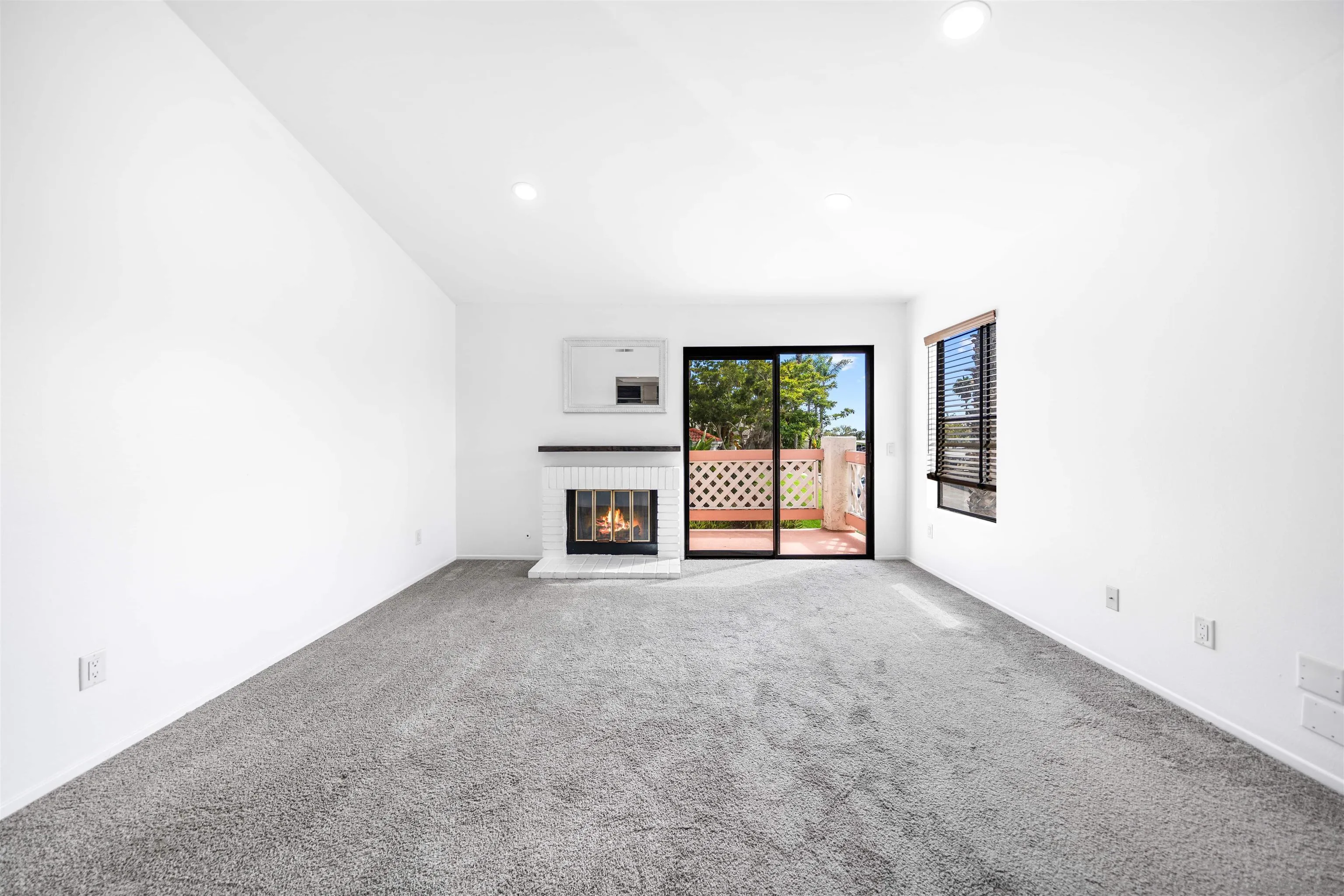 https://cdn.realtyfeed.com/cdn/127/250031659/d034380ed2b31ffb3c35ede2e7ca6e77.webp