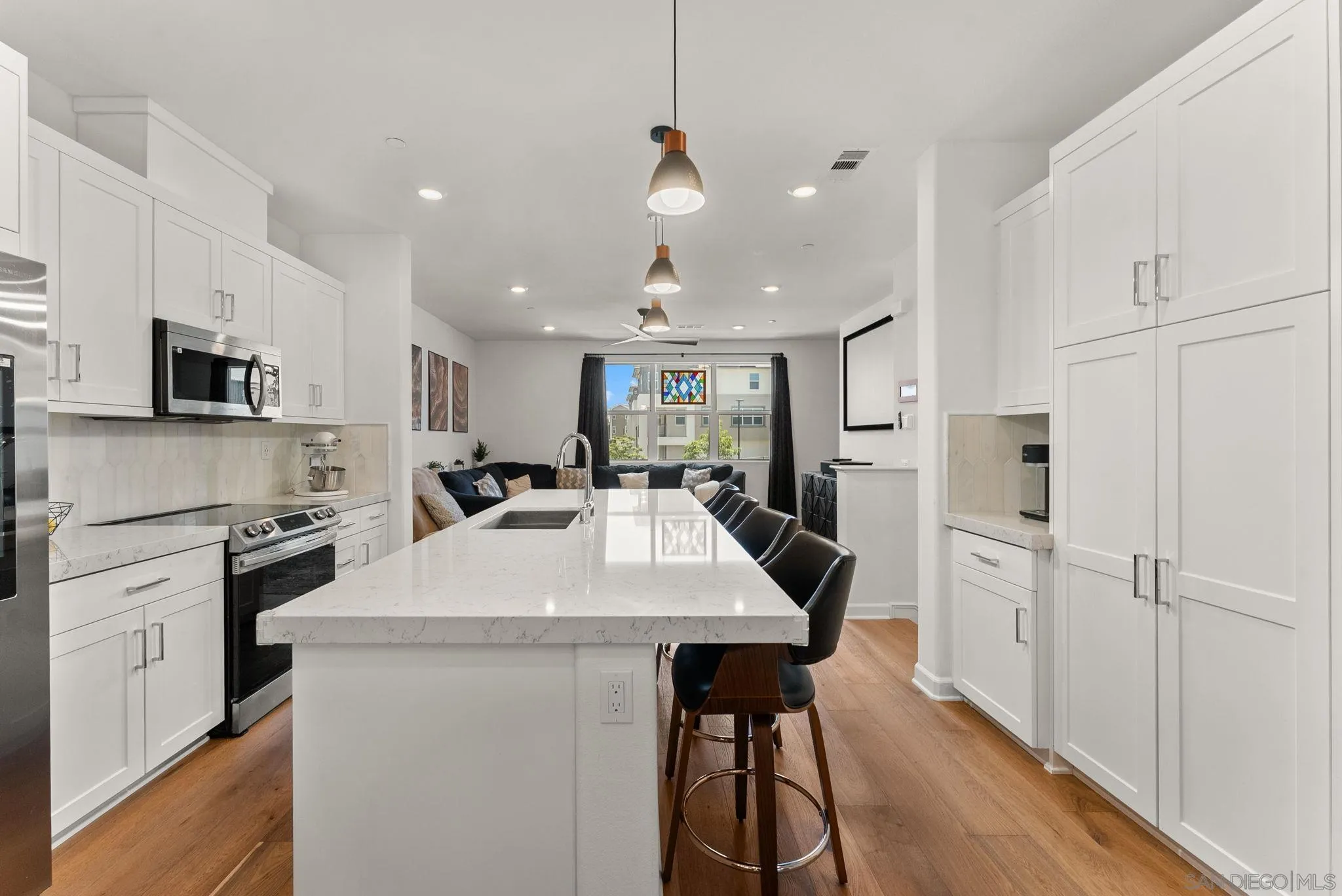 Photo #3: 250031660 Listing 