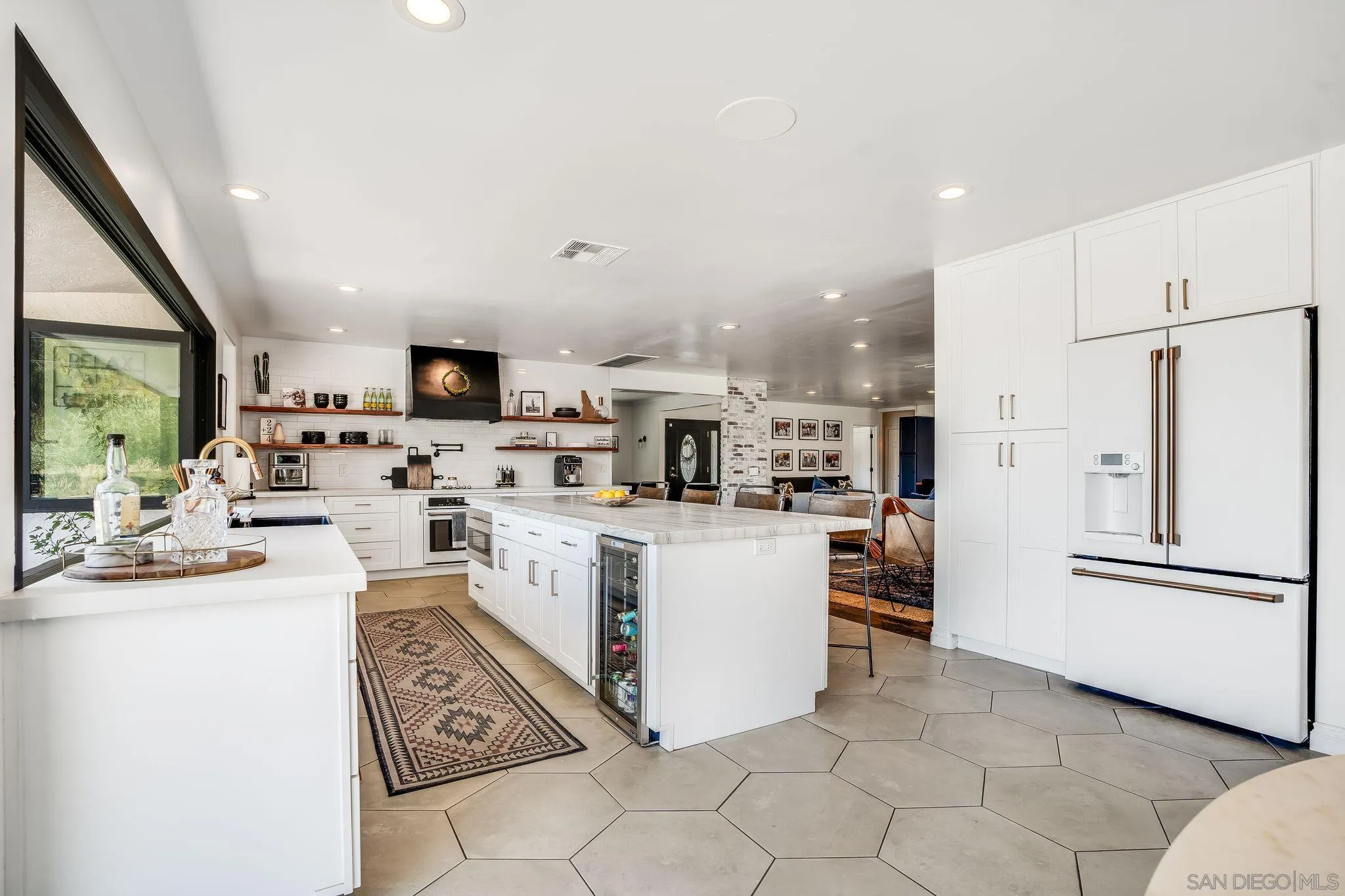 https://cdn.realtyfeed.com/cdn/127/250031689/11dc83b3cbfaceafb486e0e7e1ae6417.webp