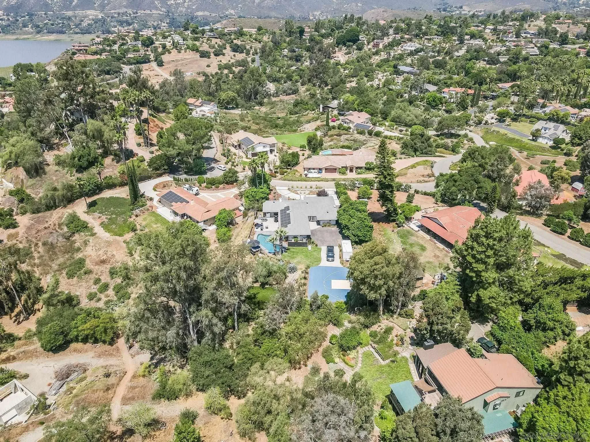 https://cdn.realtyfeed.com/cdn/127/250031689/2f0bca0b11b399c27993e52dfc9d753a.webp