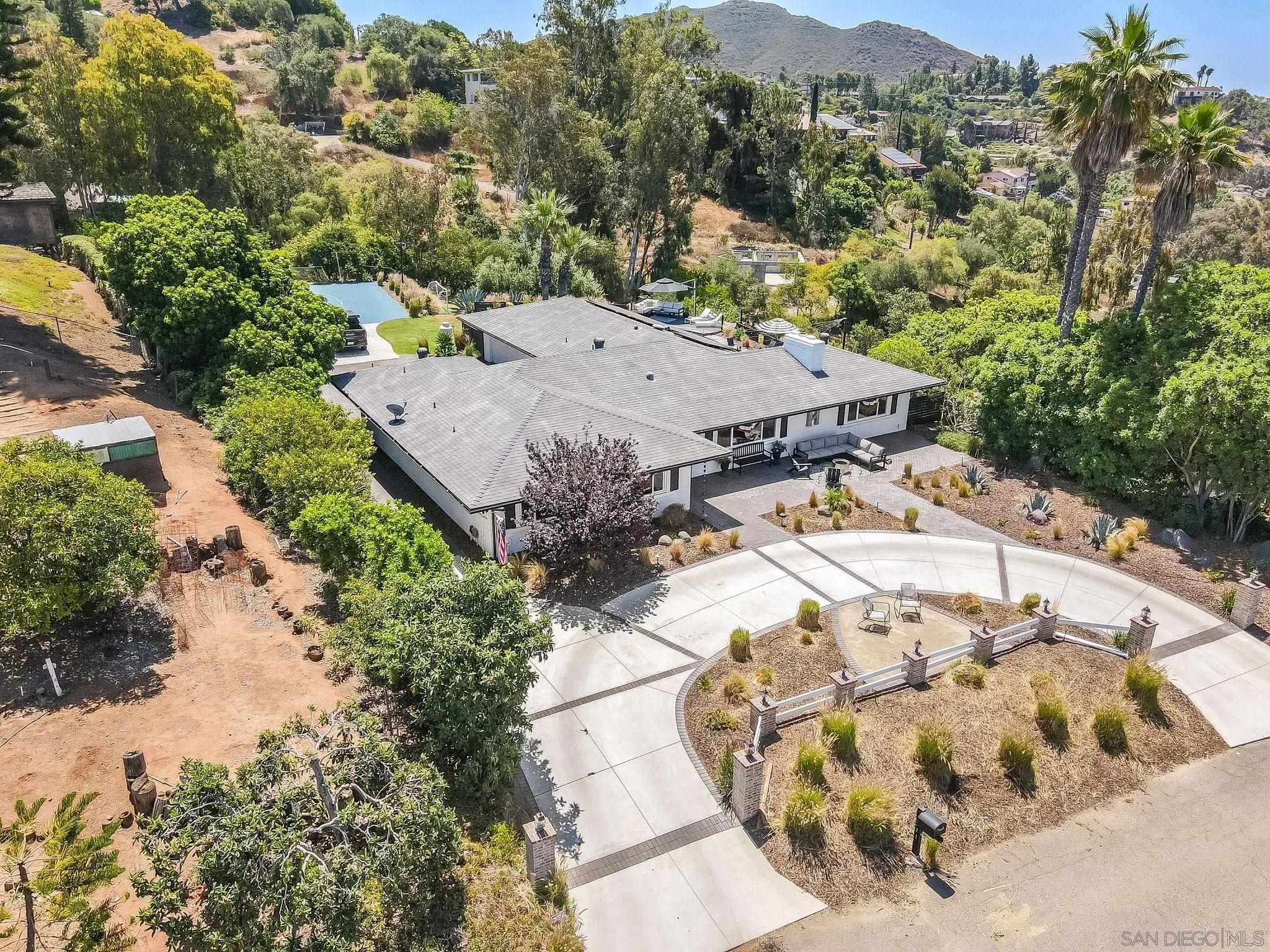 https://cdn.realtyfeed.com/cdn/127/250031689/379371e1d5ef08aa39e0814031c4f9f0.webp