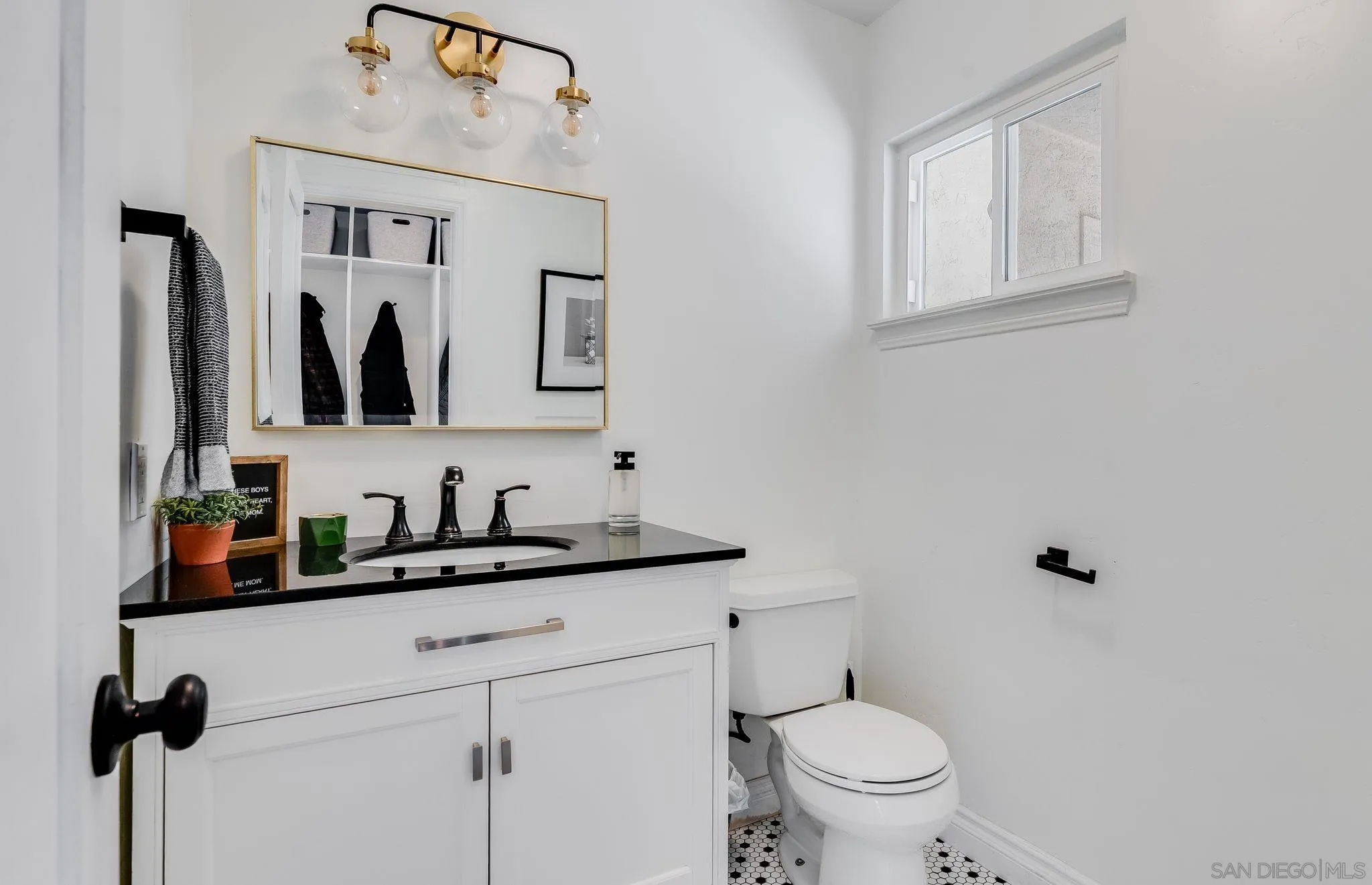 https://cdn.realtyfeed.com/cdn/127/250031689/6d108ea26944c699882155af64d9d7a5.webp