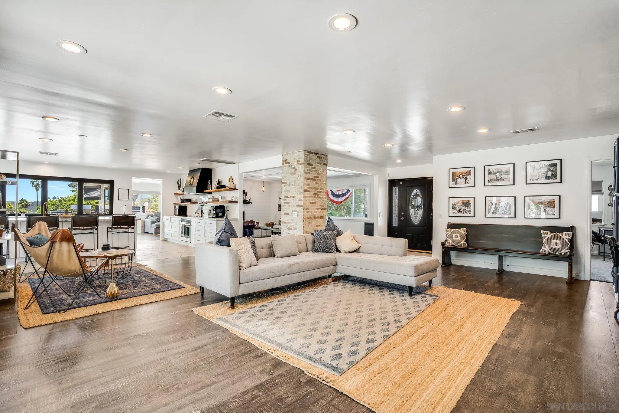 https://cdn.realtyfeed.com/cdn/127/250031689/a53084acb429763896874a37de695bcc.webp