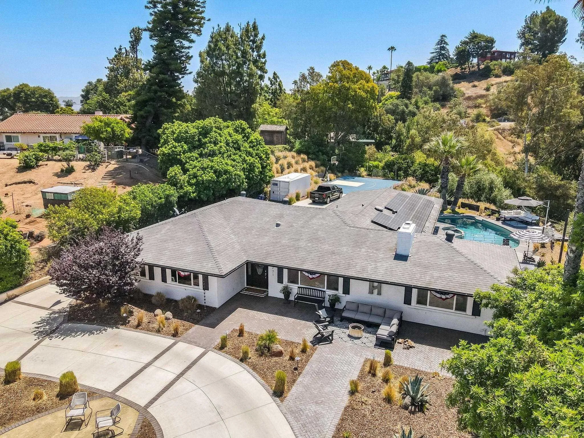 https://cdn.realtyfeed.com/cdn/127/250031689/ce0ccdeb6262d8b05a46369097b421f6.webp