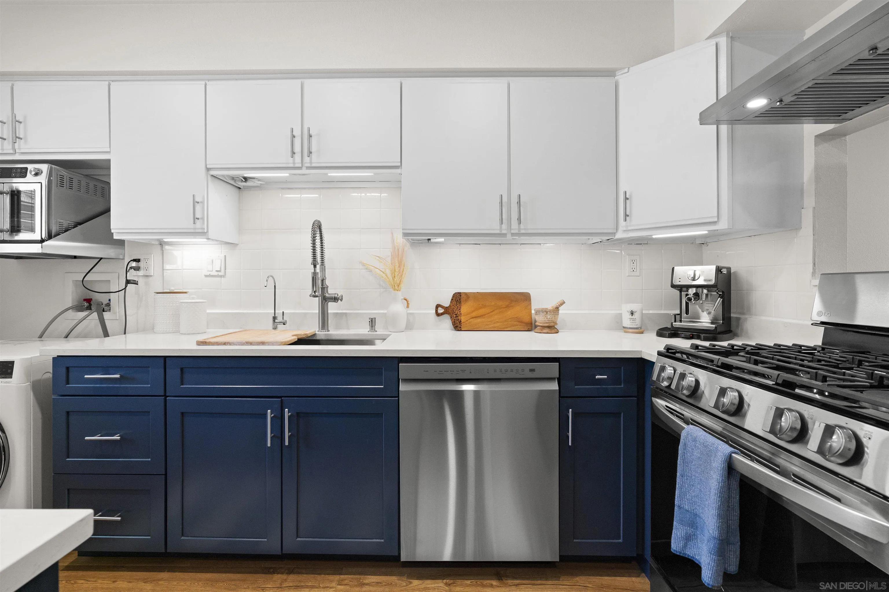 https://cdn.realtyfeed.com/cdn/127/250031694/19e5f5a34b9e8075371d2baf4312851a.webp