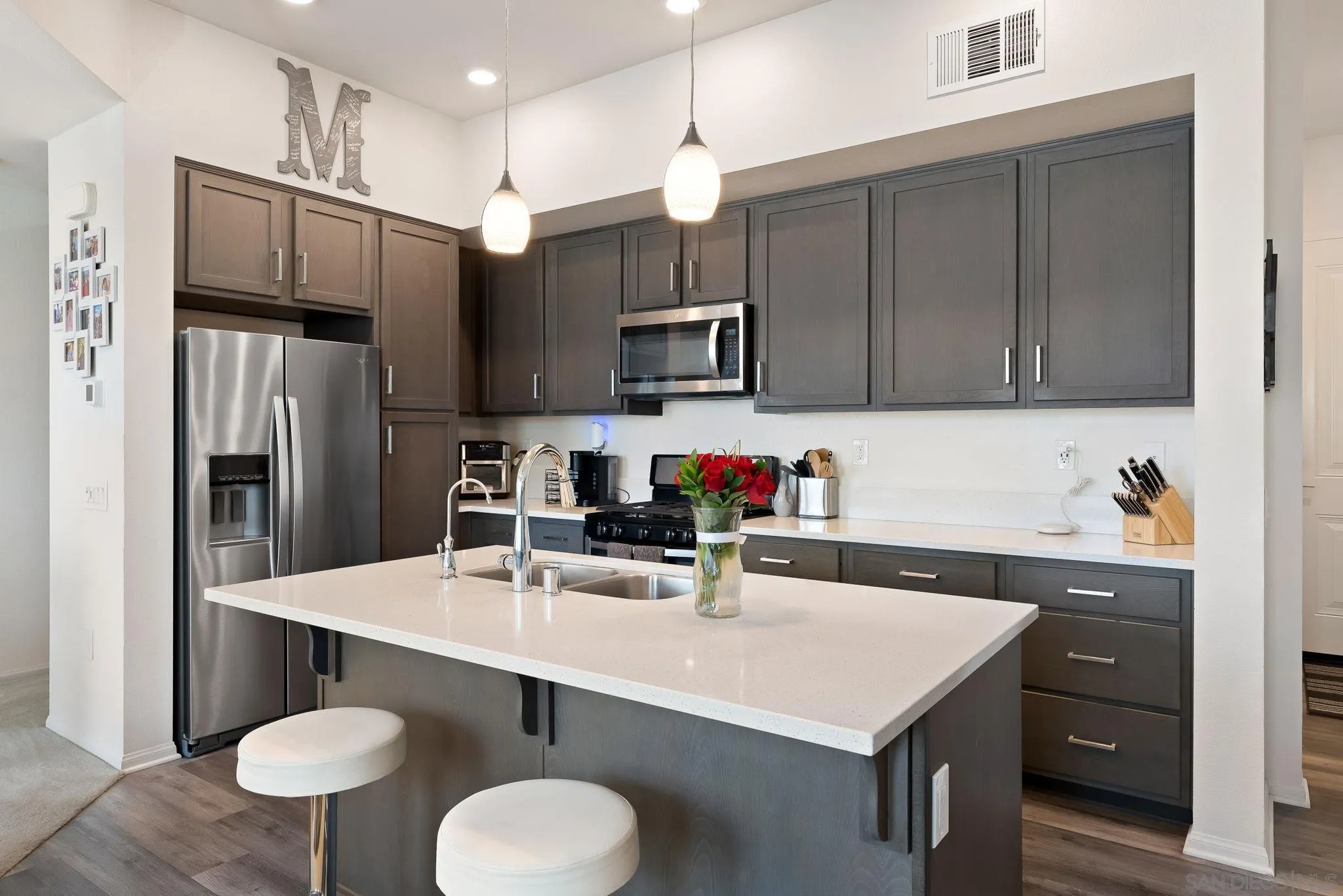 https://cdn.realtyfeed.com/cdn/127/250031703/9a14517a9bb285d63b8d19cb23a2cbfe.webp