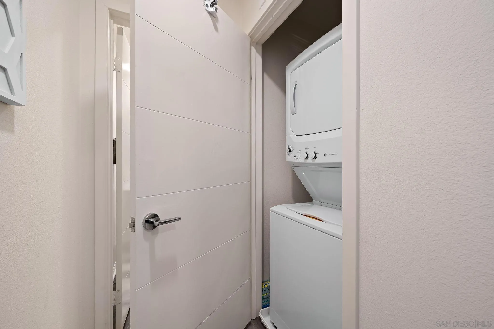 https://cdn.realtyfeed.com/cdn/127/250031703/a54bacf6f4f7c154e14de01f88236fe6.webp